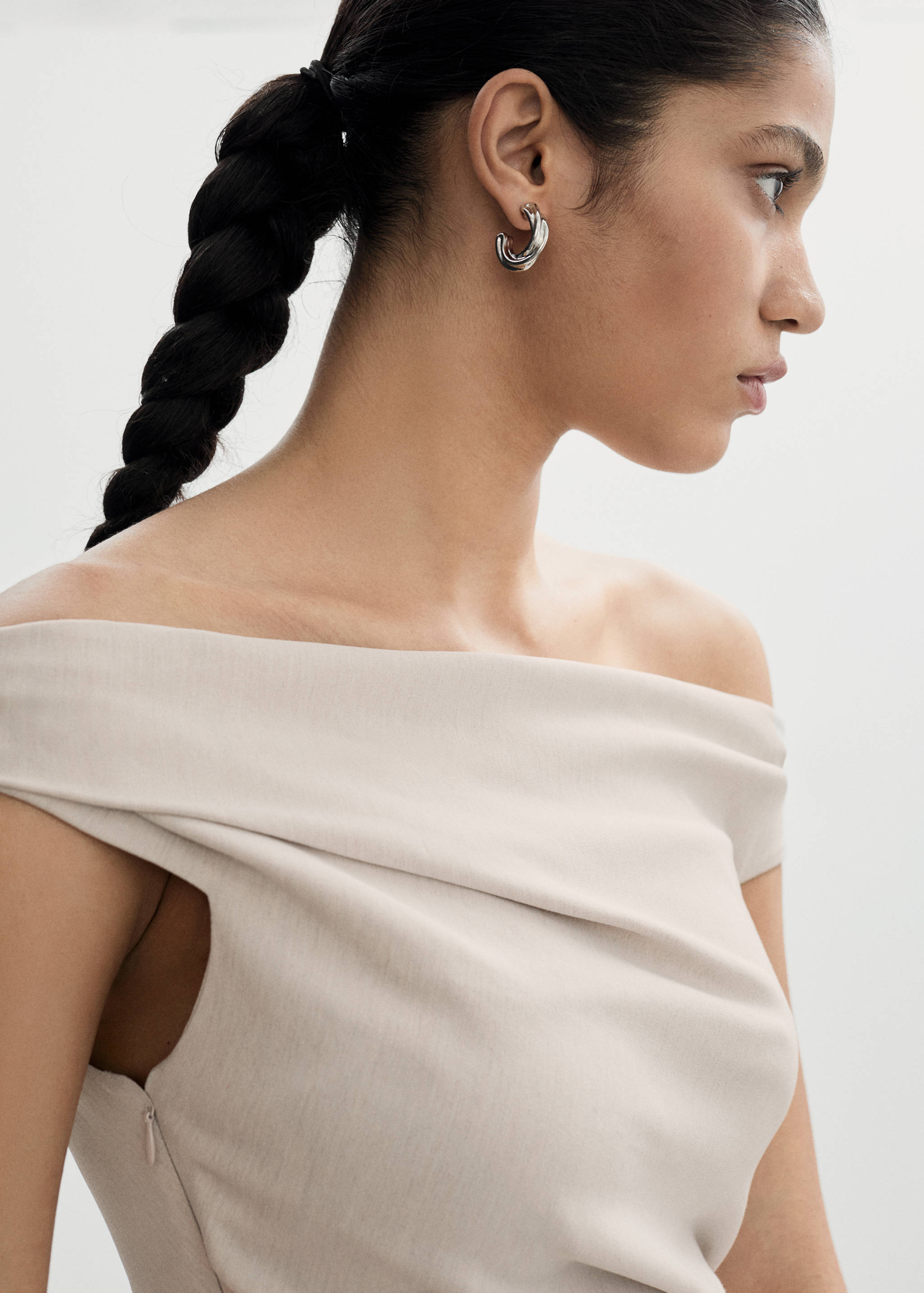 Asymmetric draped gown - Details of the article 1