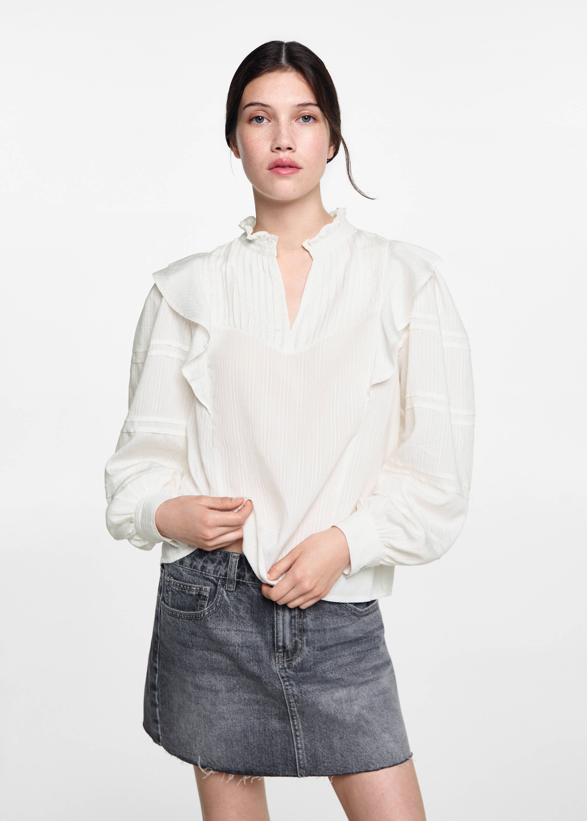 Blouse with pleat relief - Medium plane