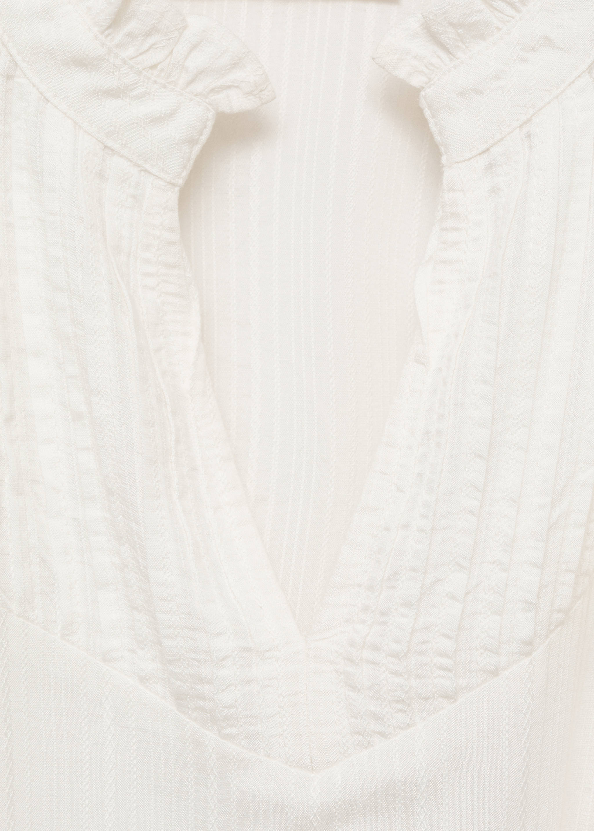 Blouse with pleat relief - Details of the article 8
