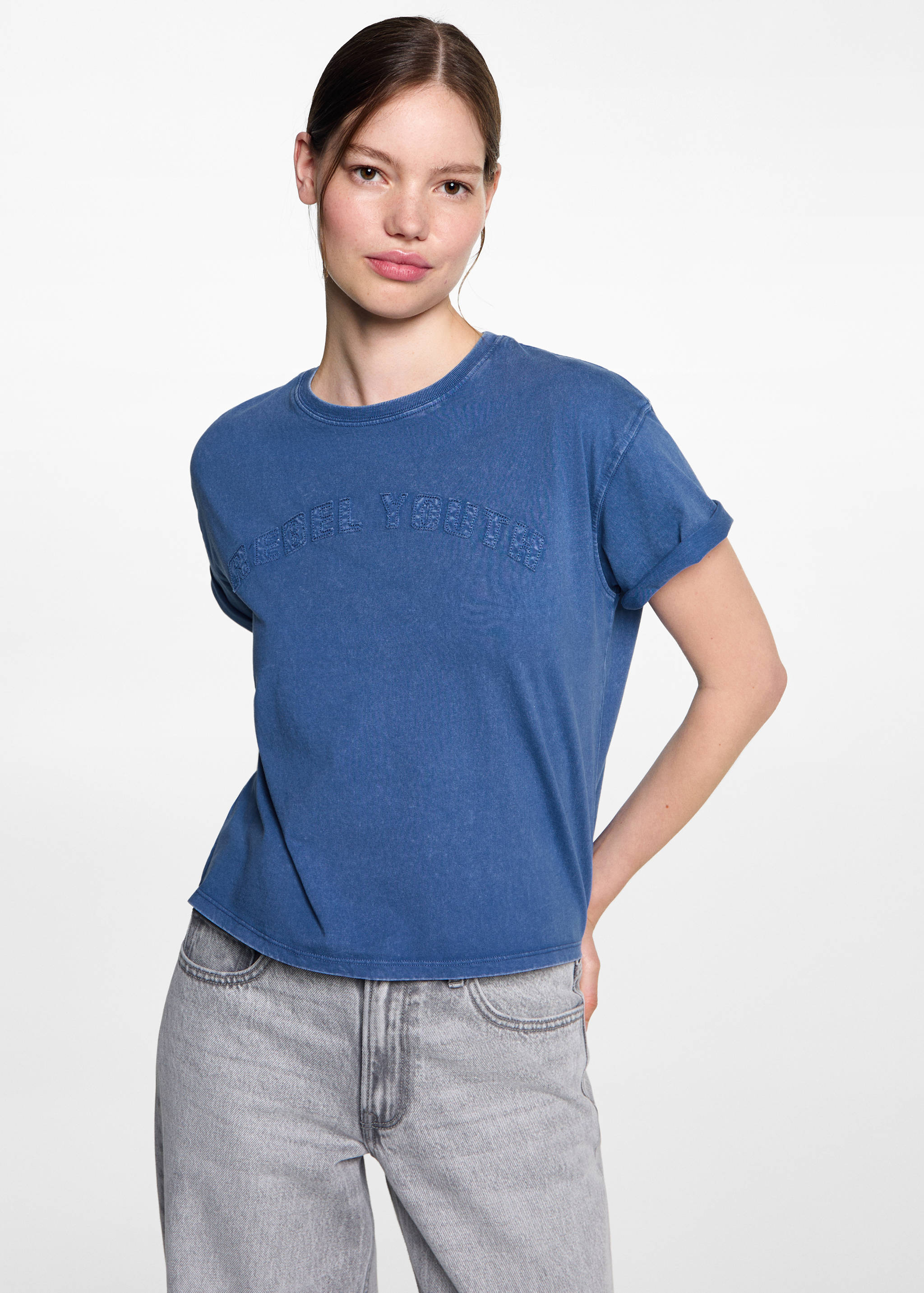 T-shirt message brodé - Plan moyen