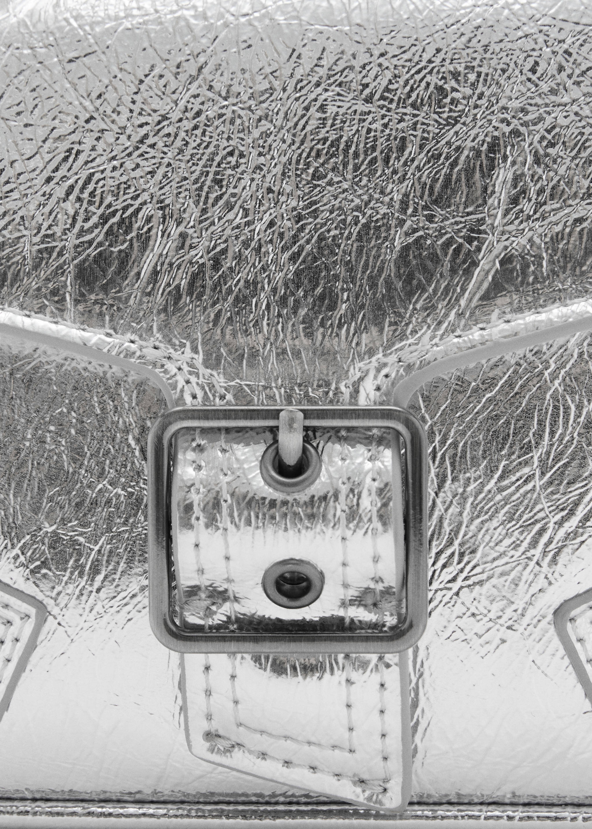 Shoulder bag with buckle - Details of the article 1