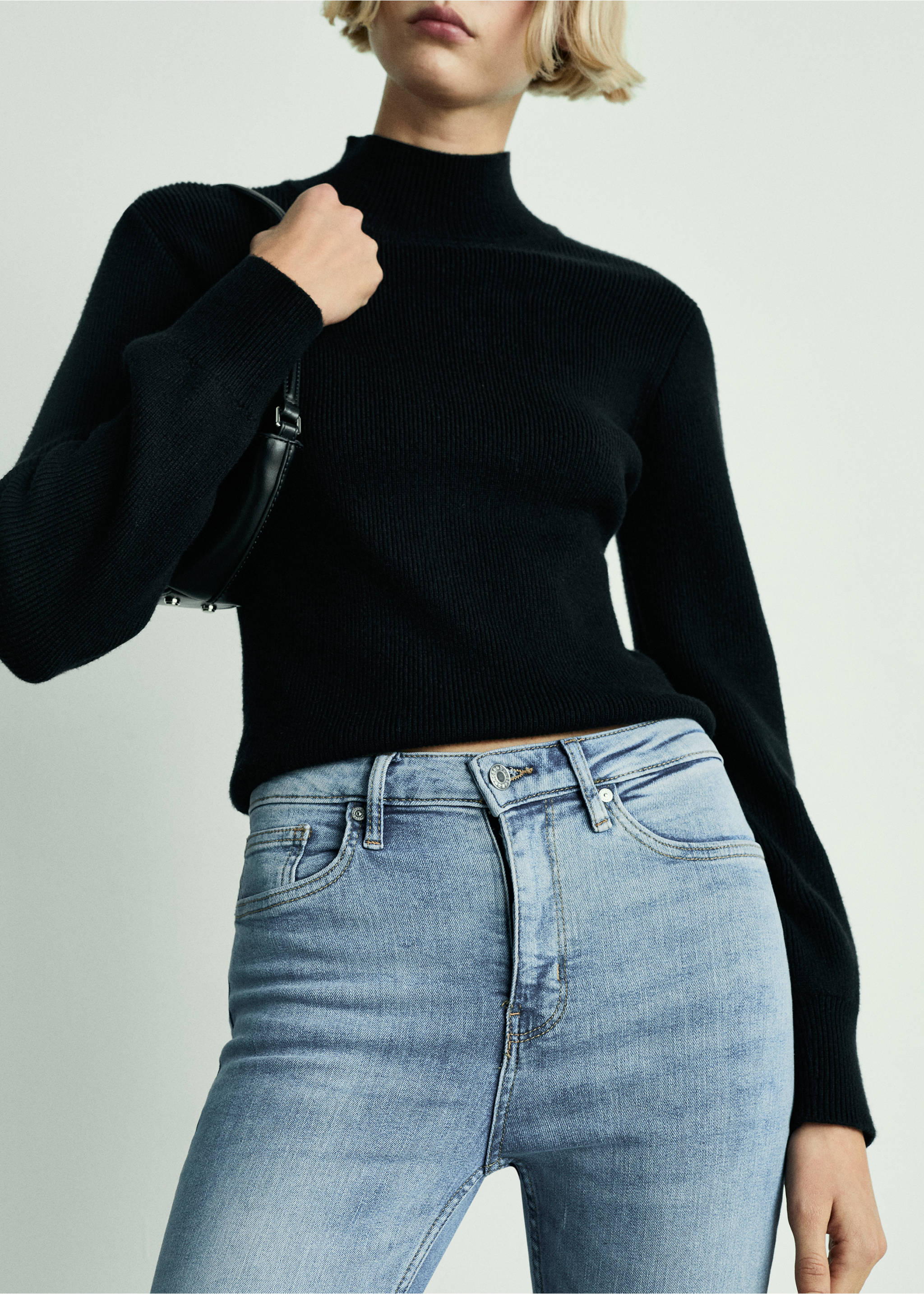 High-rise skinny jeans - Details of the article 3, Medium Blue. Ref: 77034060-00.