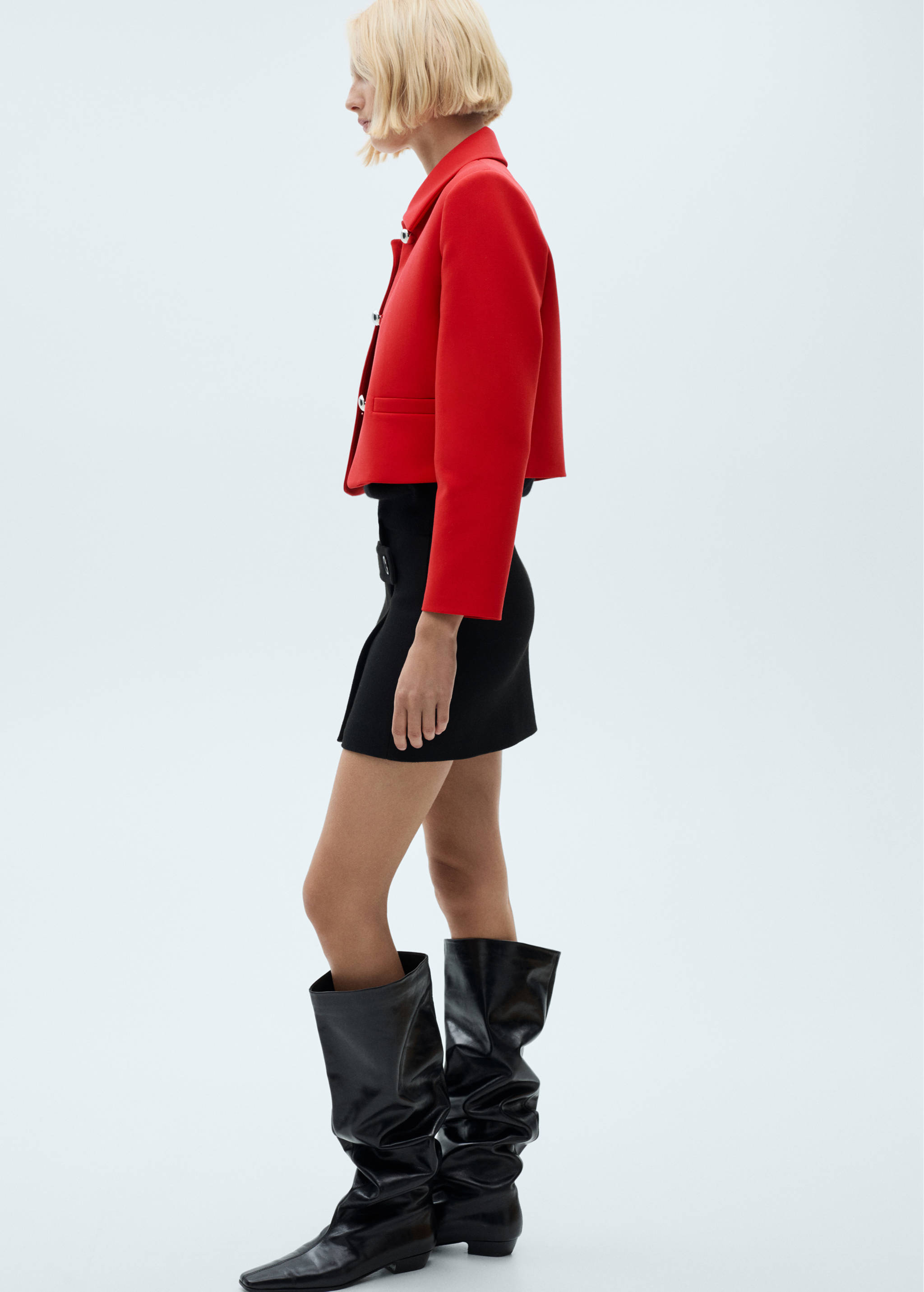 Buttoned cropped jacket - Details of the article 2