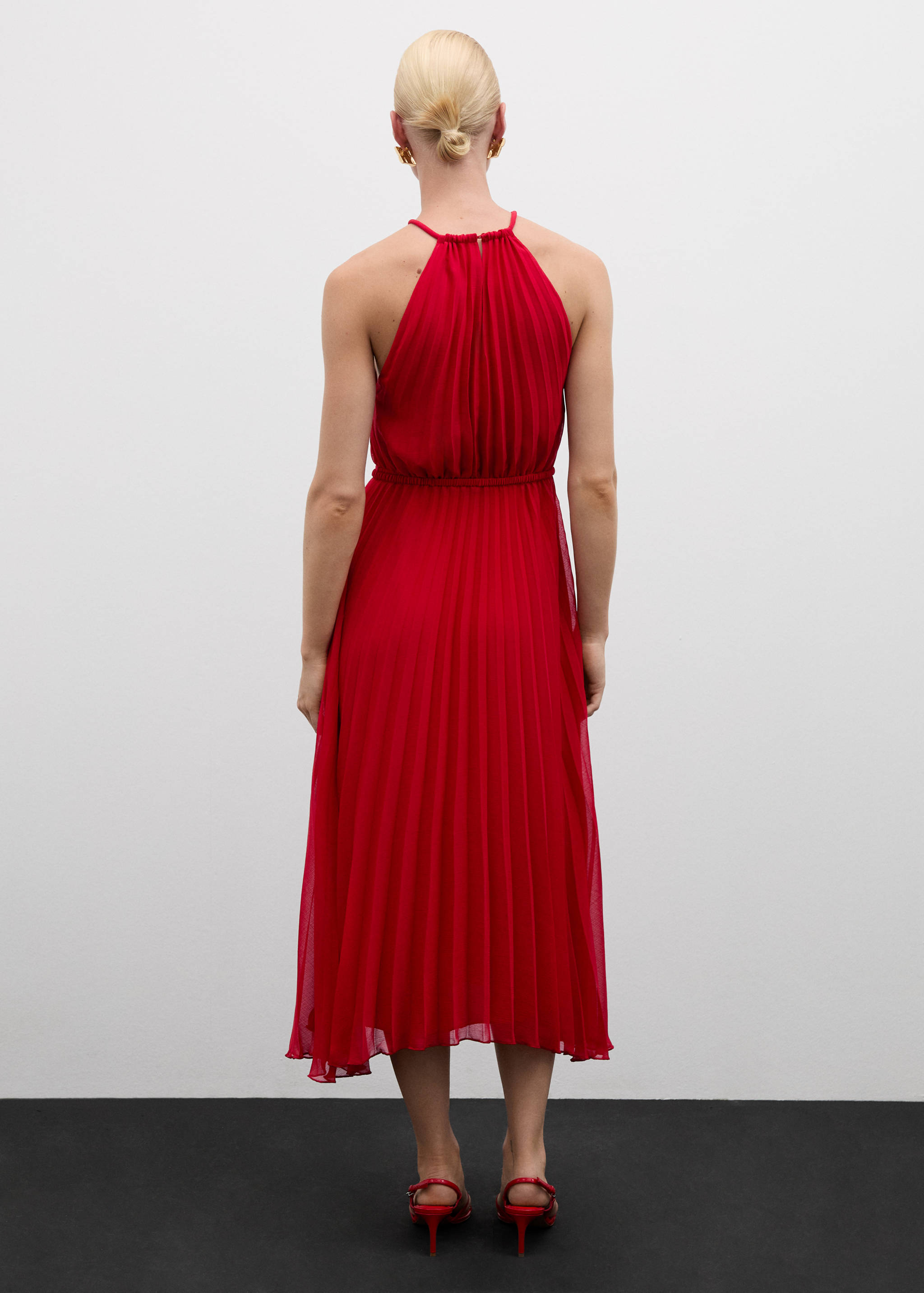Belt pleated dress - Reverse of the article