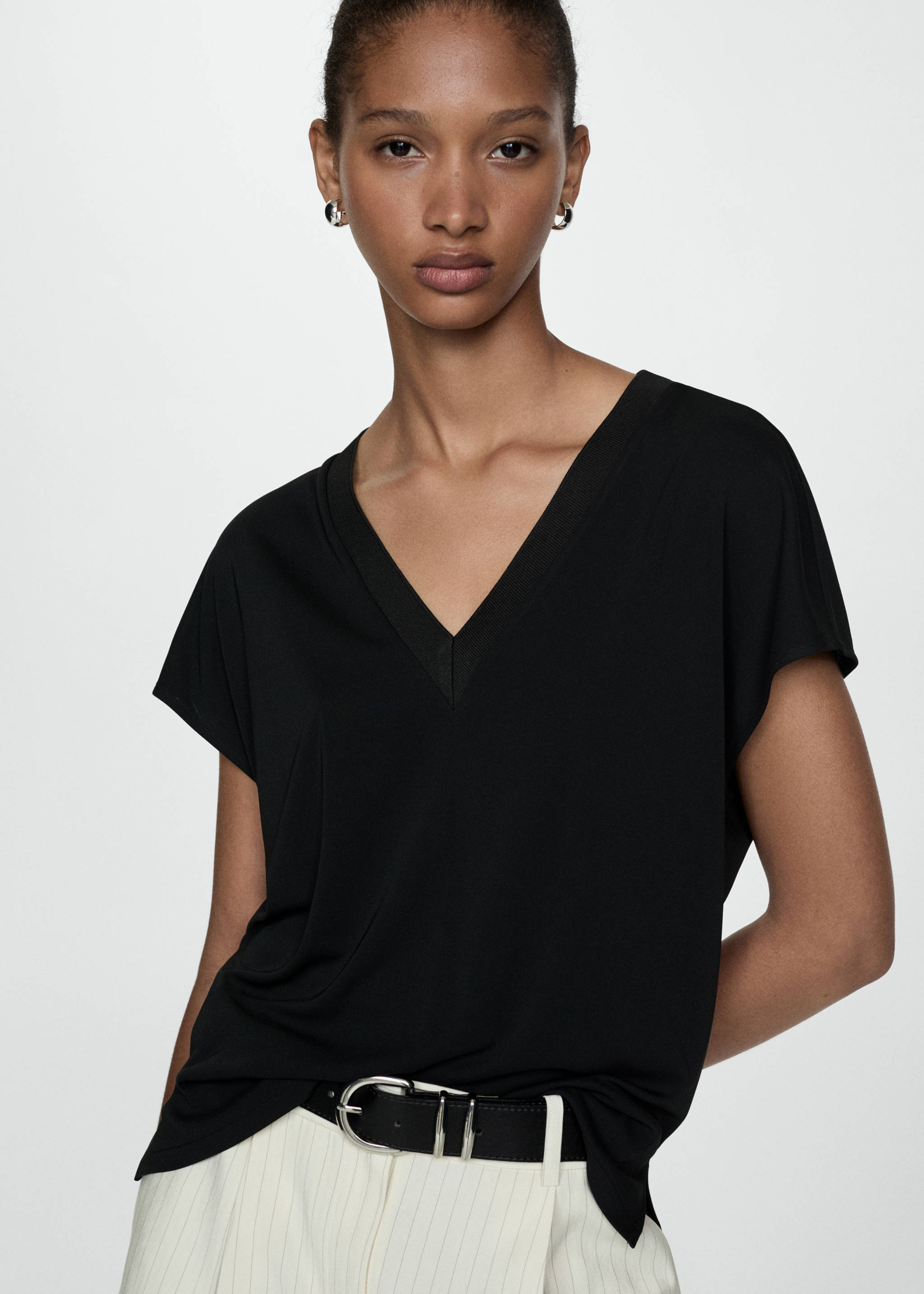 V-neck T-shirt - Medium plane