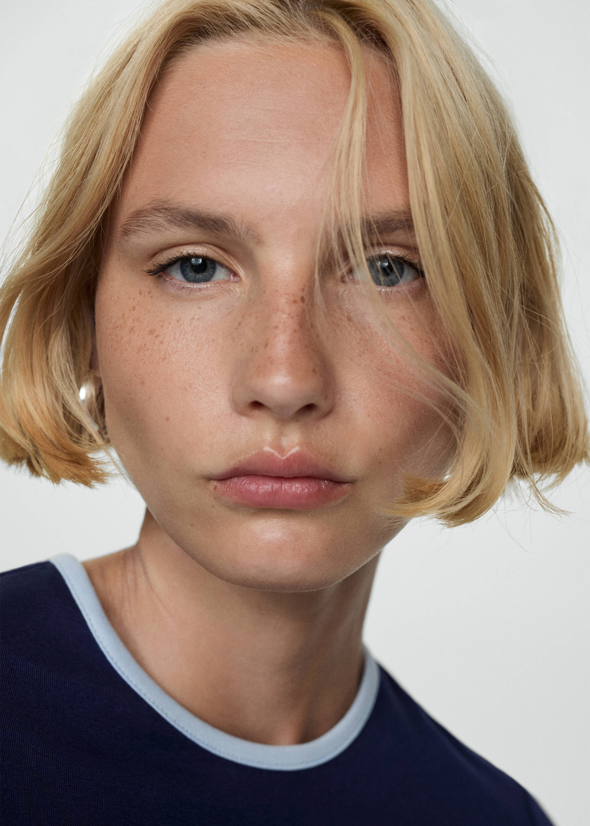 Contrast trim T-shirt - Details of the article 1