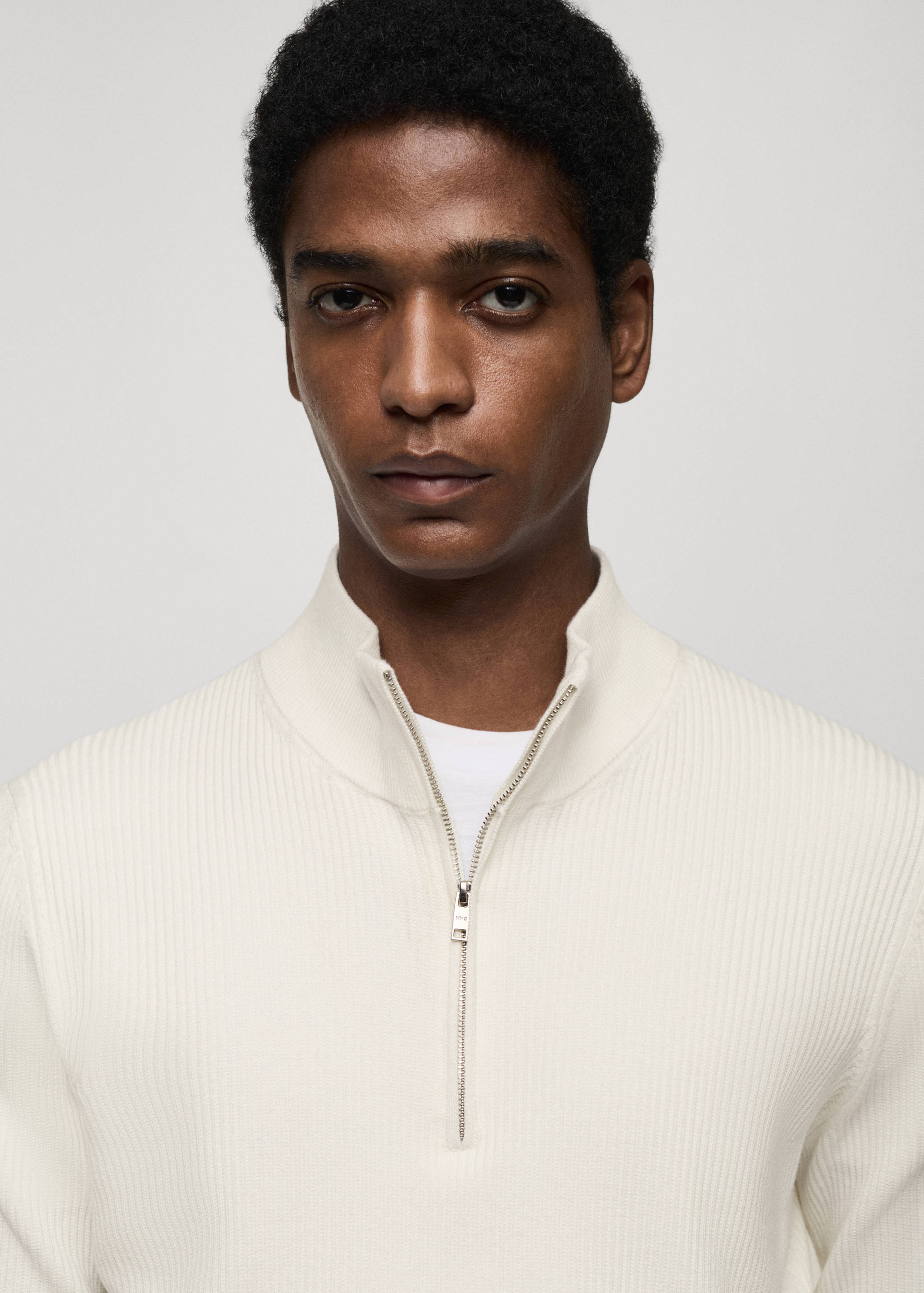 Gerippter Pullover mit Zip-Kragen - Detail des Artikels 1
