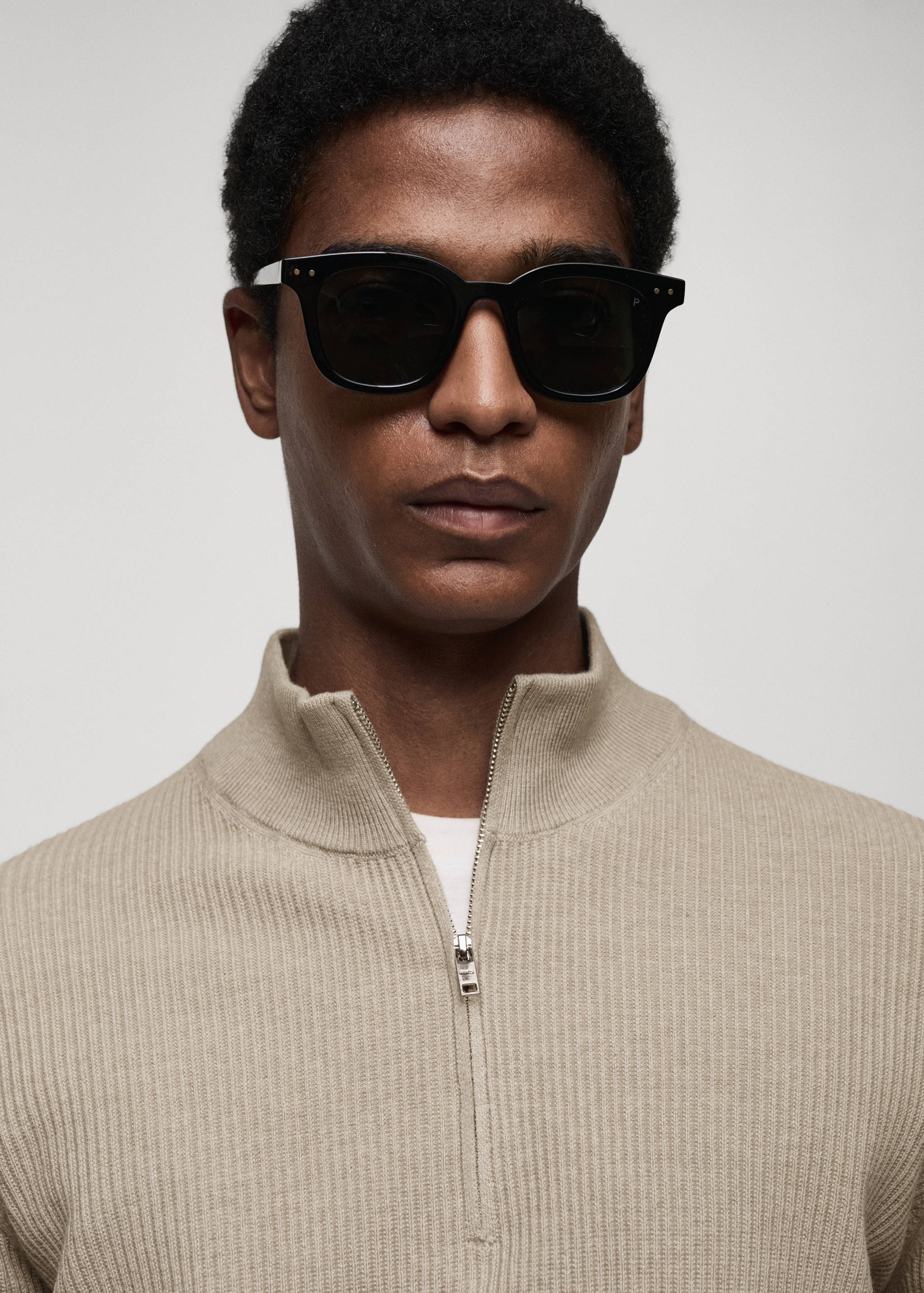 Gerippter Pullover mit Zip-Kragen - Detail des Artikels 1