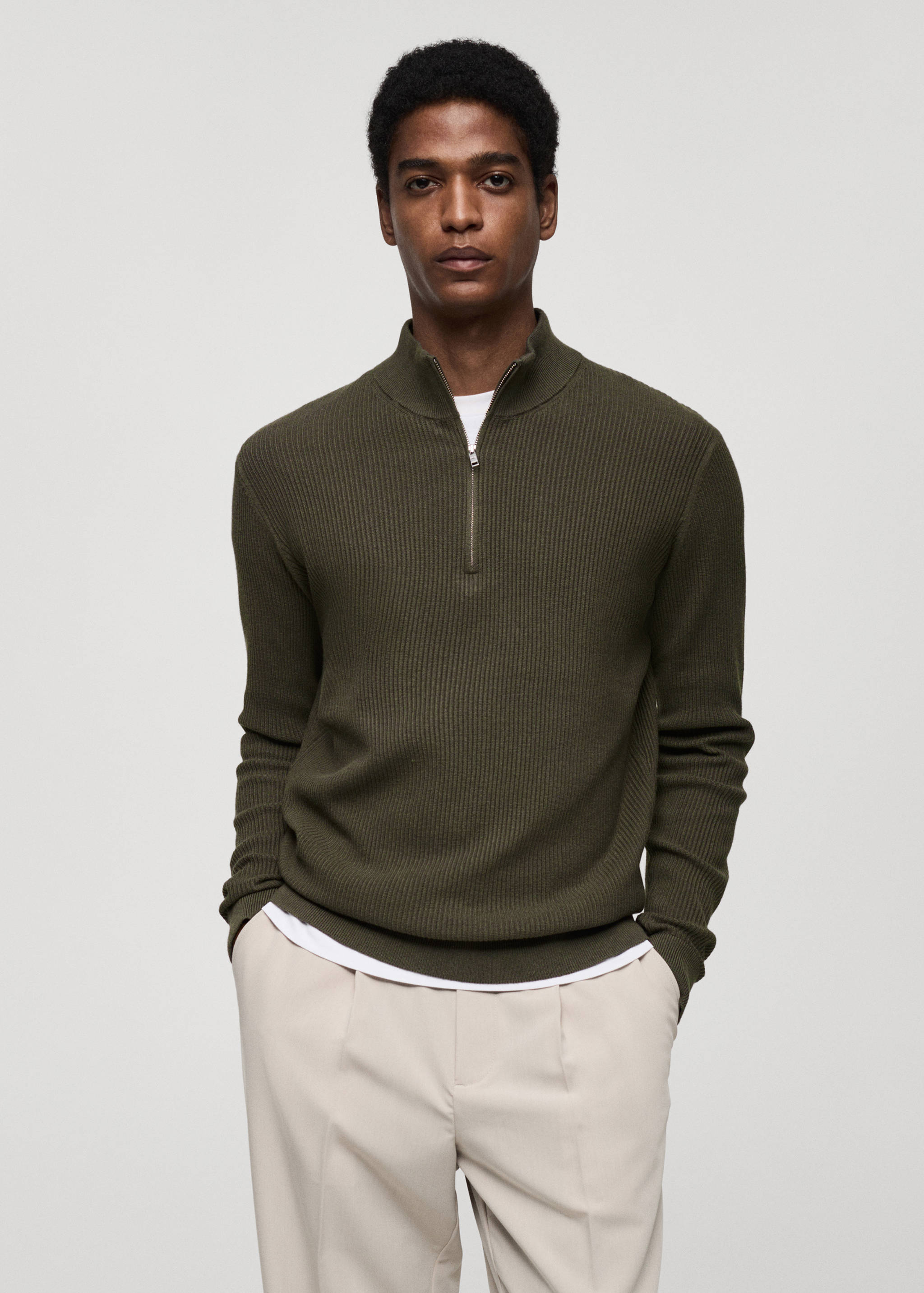 Gerippter Pullover mit Zip-Kragen - Mittlere Ansicht