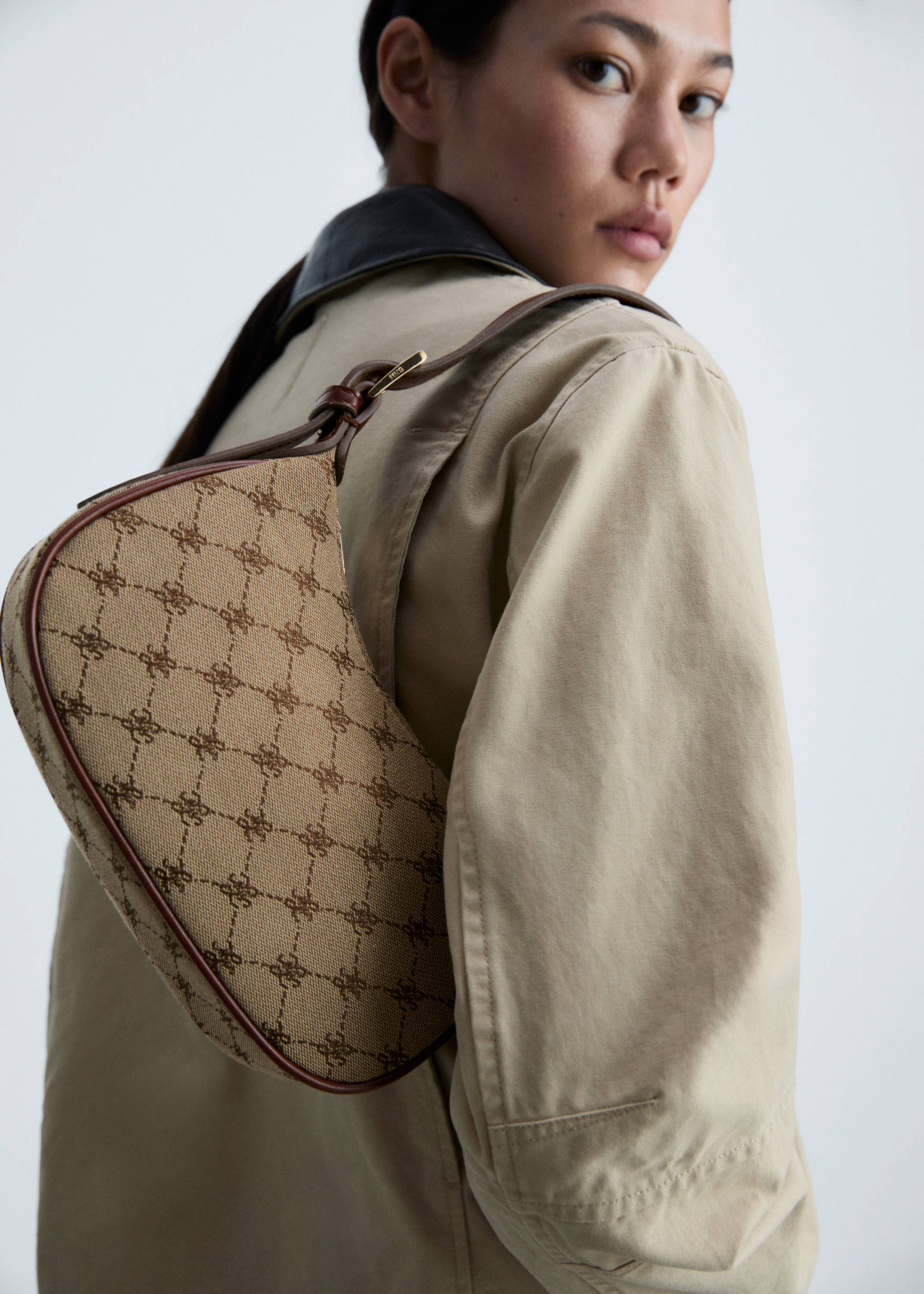 حقيبة كتف مطبوعة بشعار - رؤية عامة