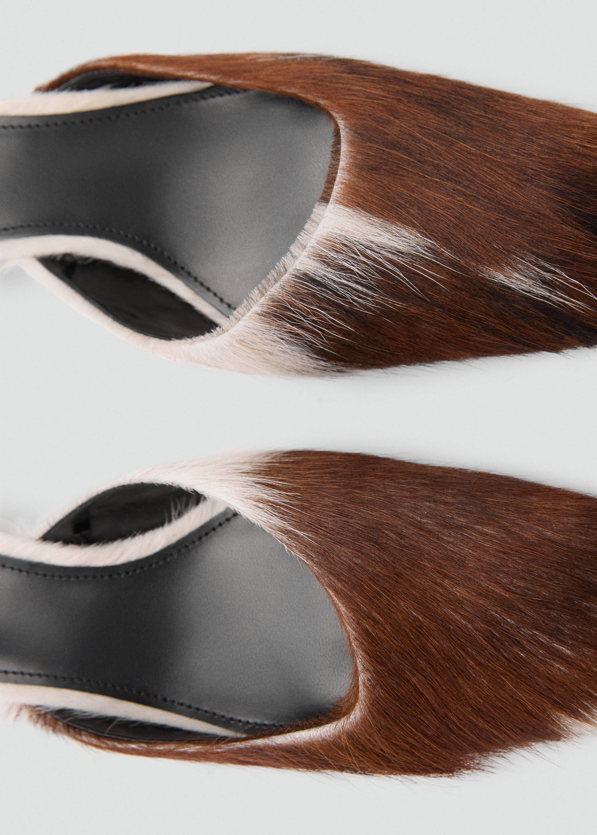 Heeled leather shoes - Details of the article 2