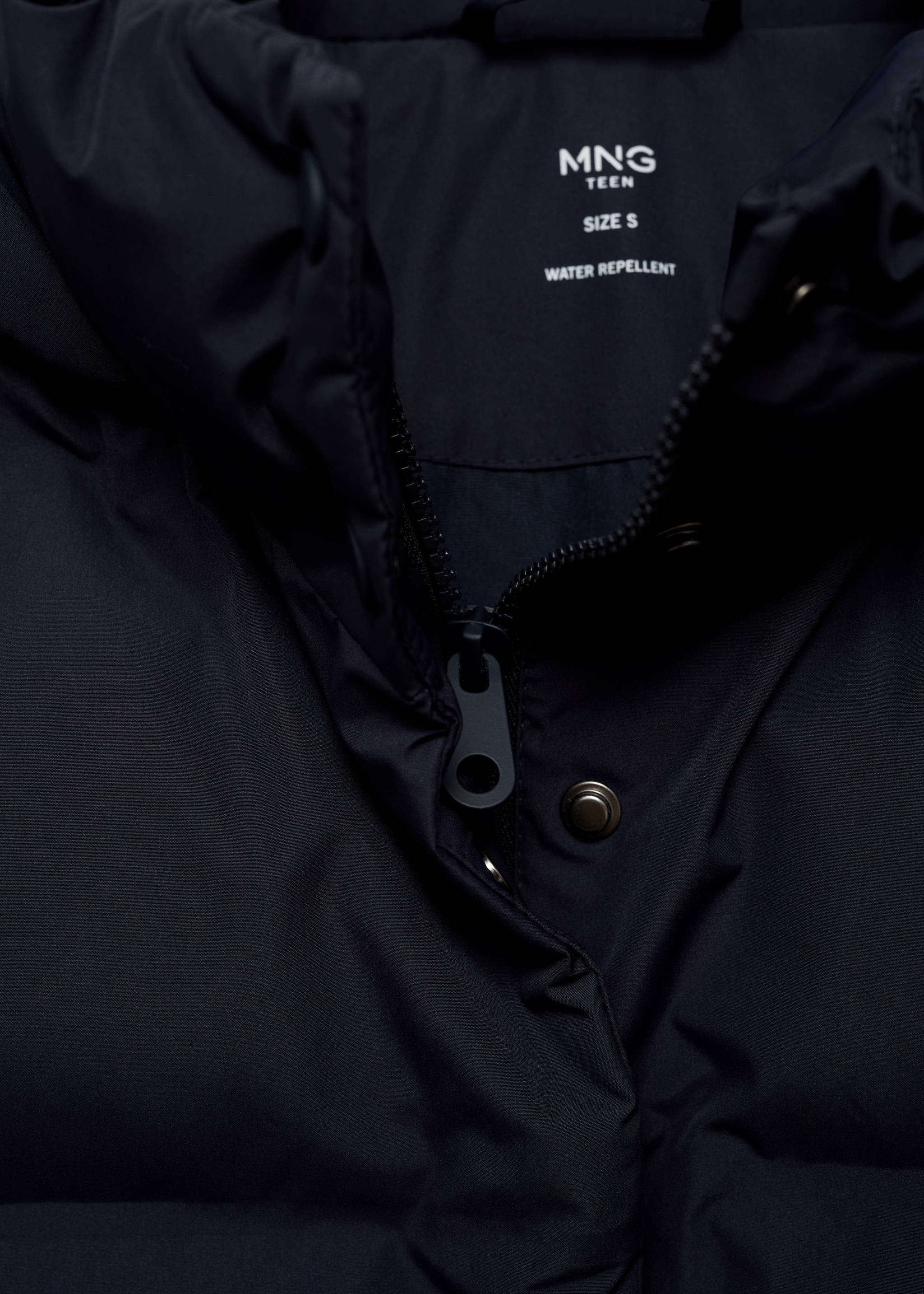 Quilted vest with hood - Details of the article 8