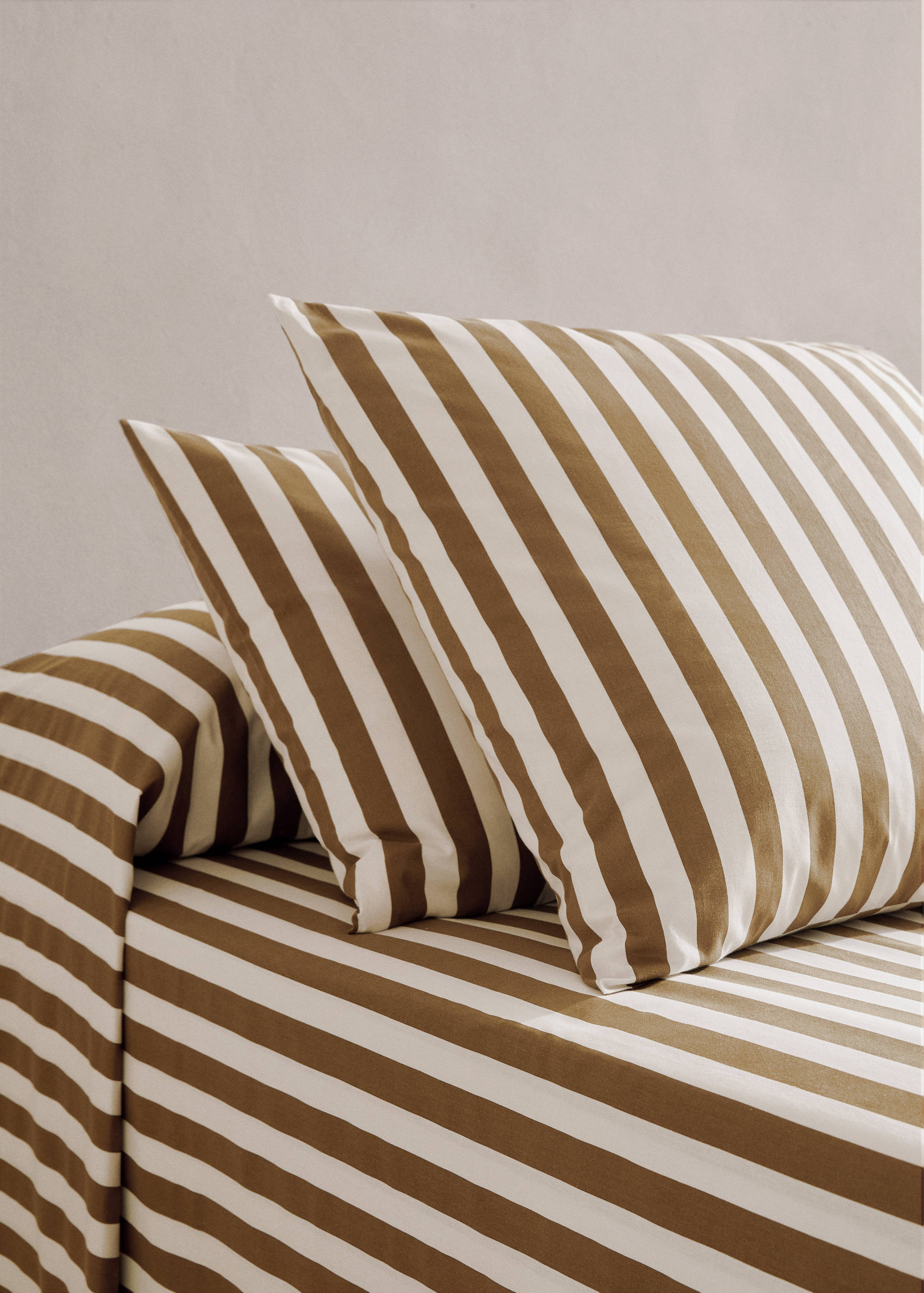 Pillowcase with striped design 50x75cm - General plane