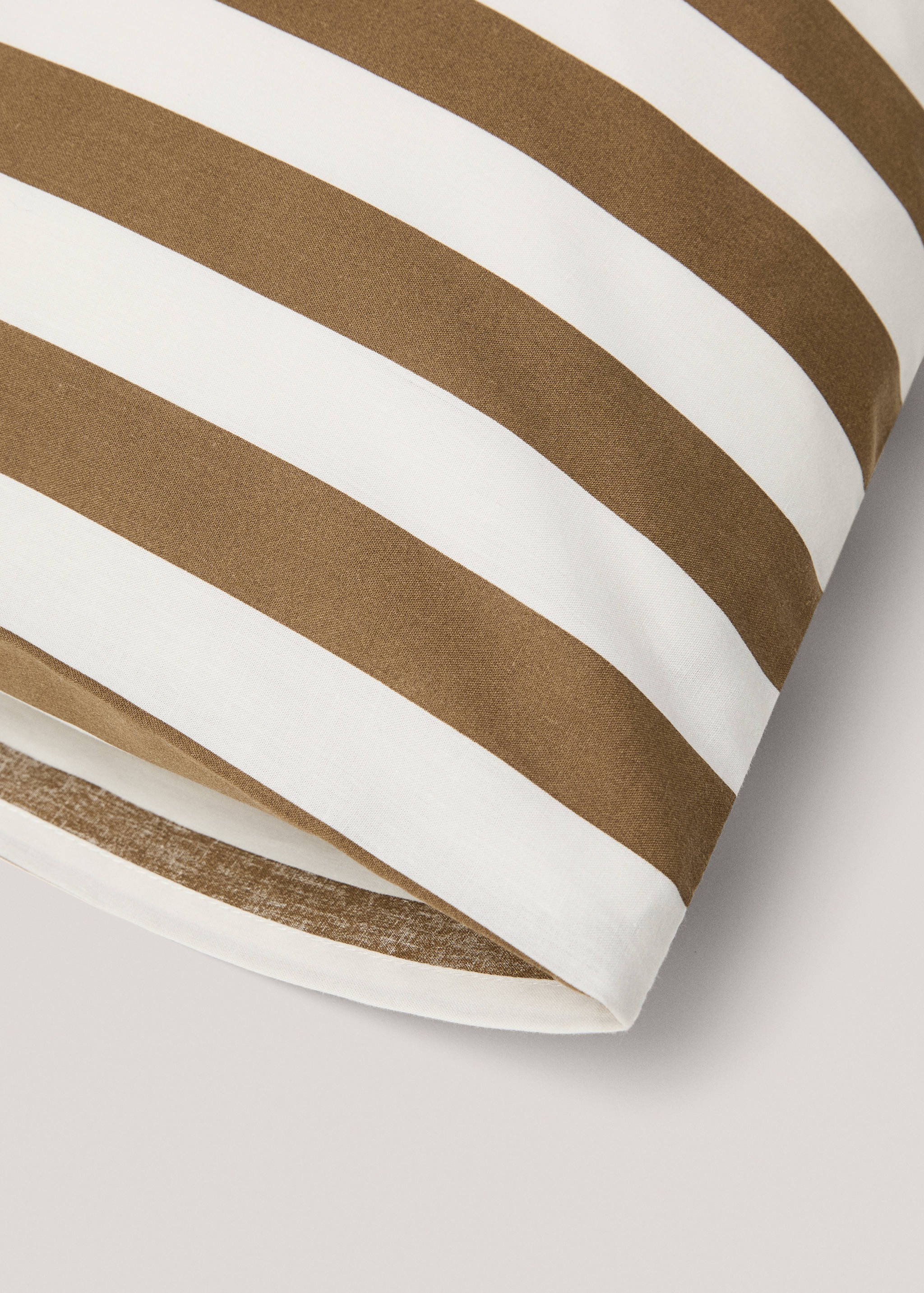 Pillowcase with striped design 50x75cm - Details of the article 3