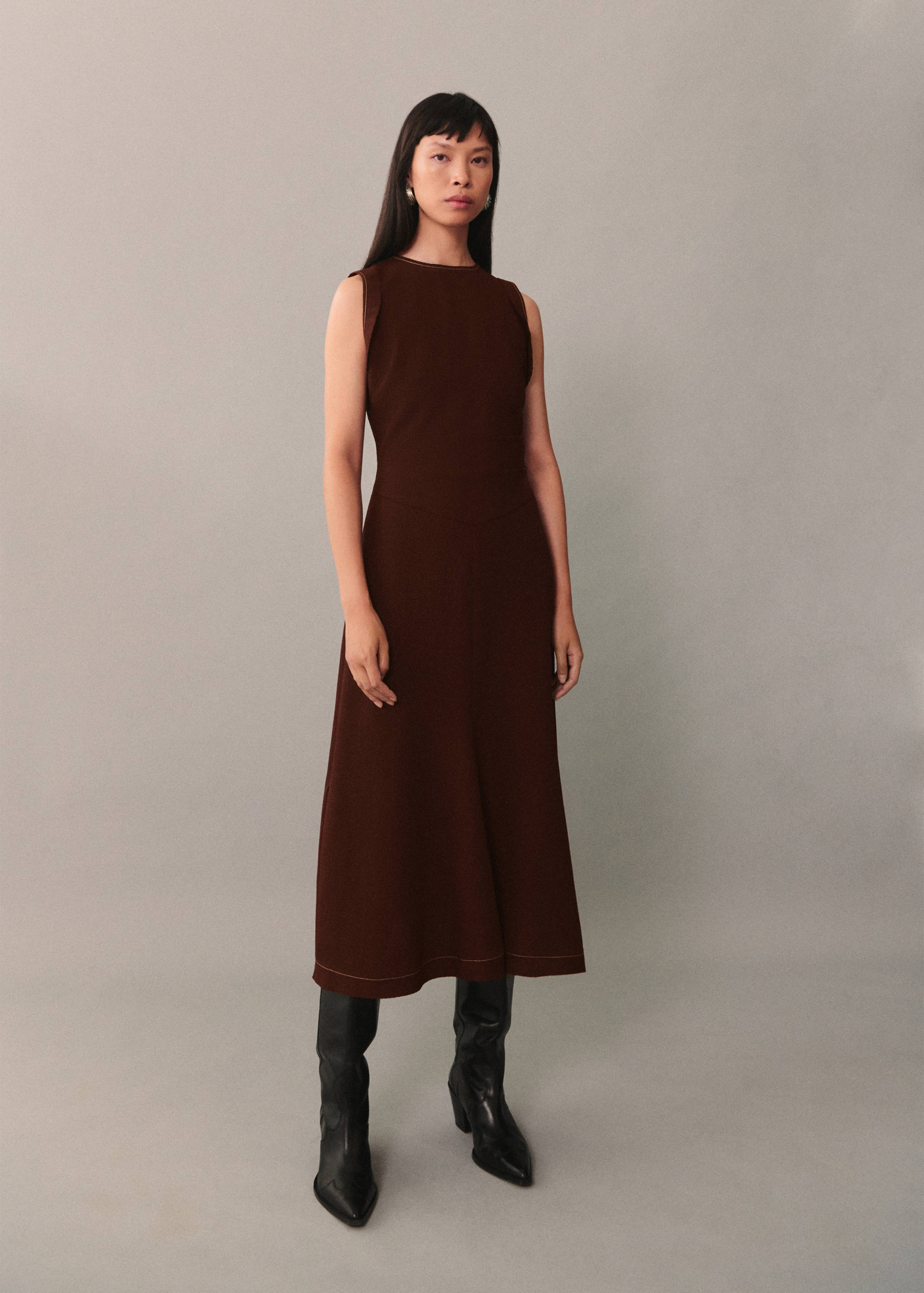 Midi-dress with decorative stitching - General plane