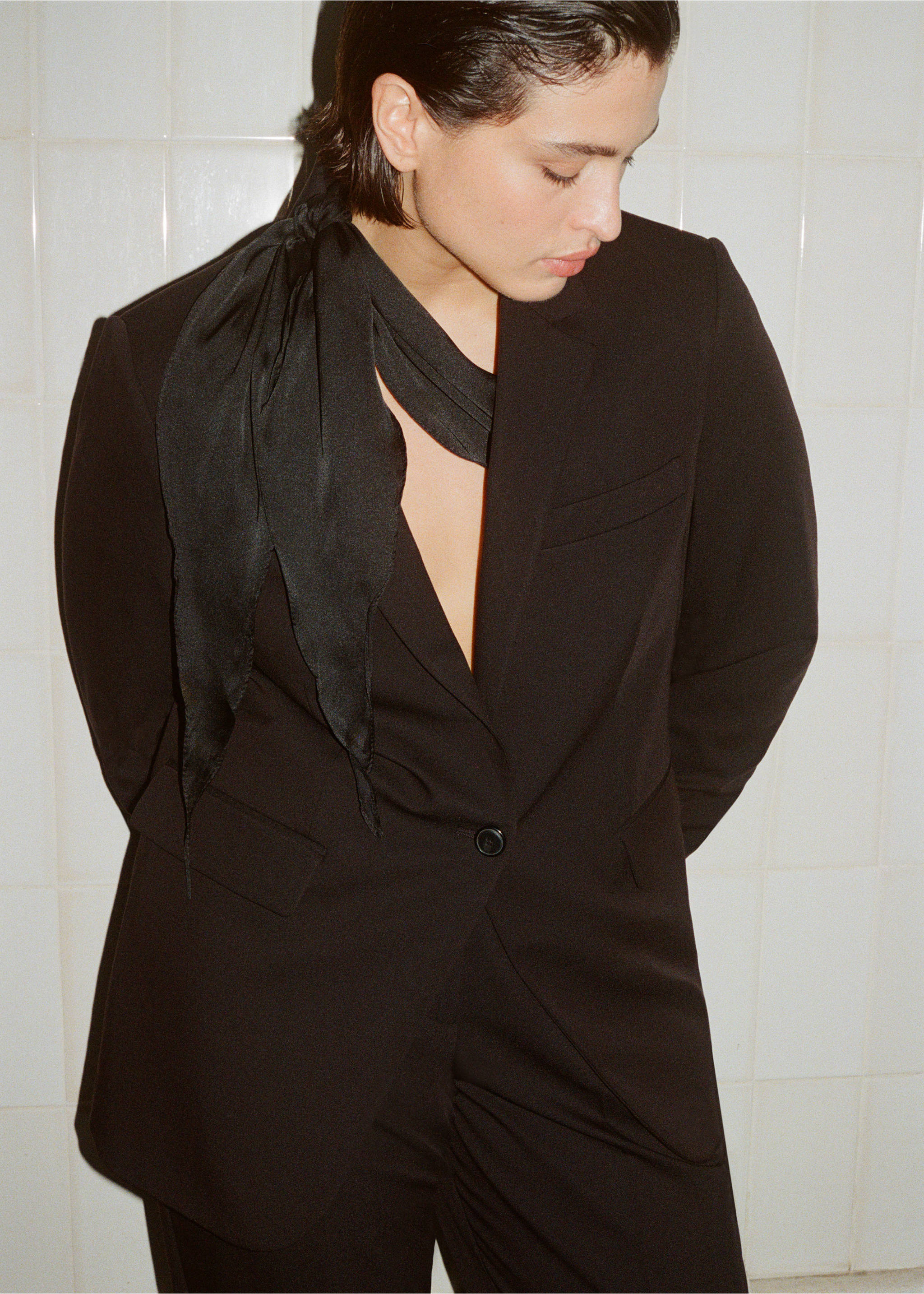 Fitted suit blazer - Details of the article 7, Black. Ref: 77035655-00.