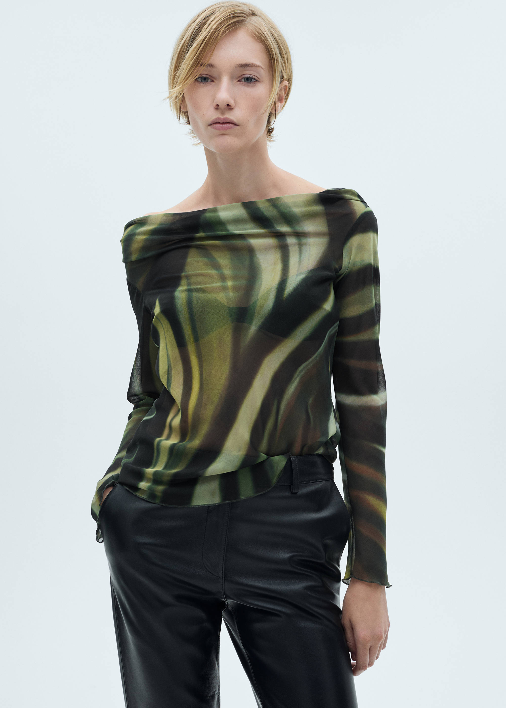 Semi-transparent printed blouse - Medium plane