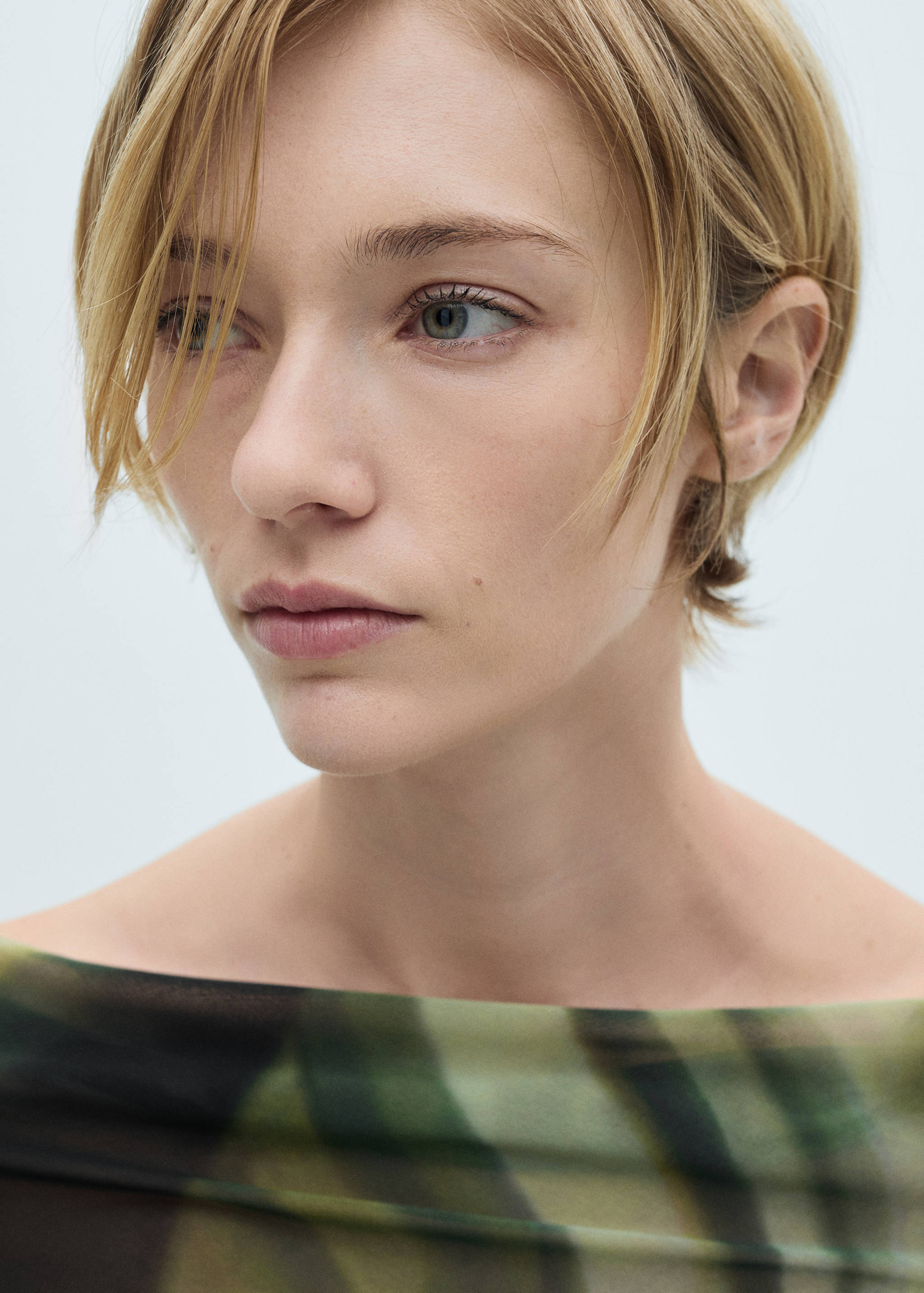 Semi-transparent printed blouse - Details of the article 1