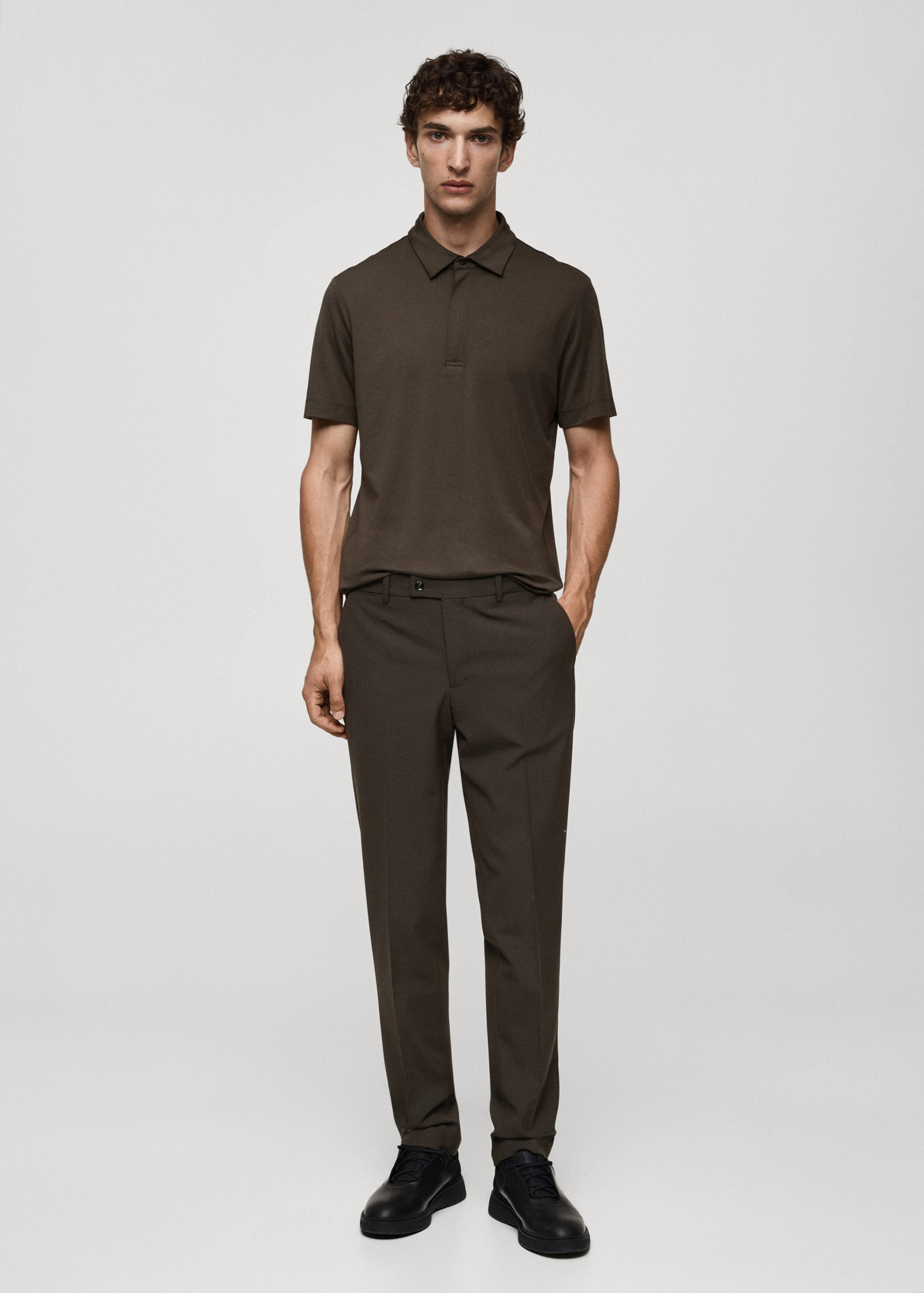 Crease-resistant wool suit pants - General plane