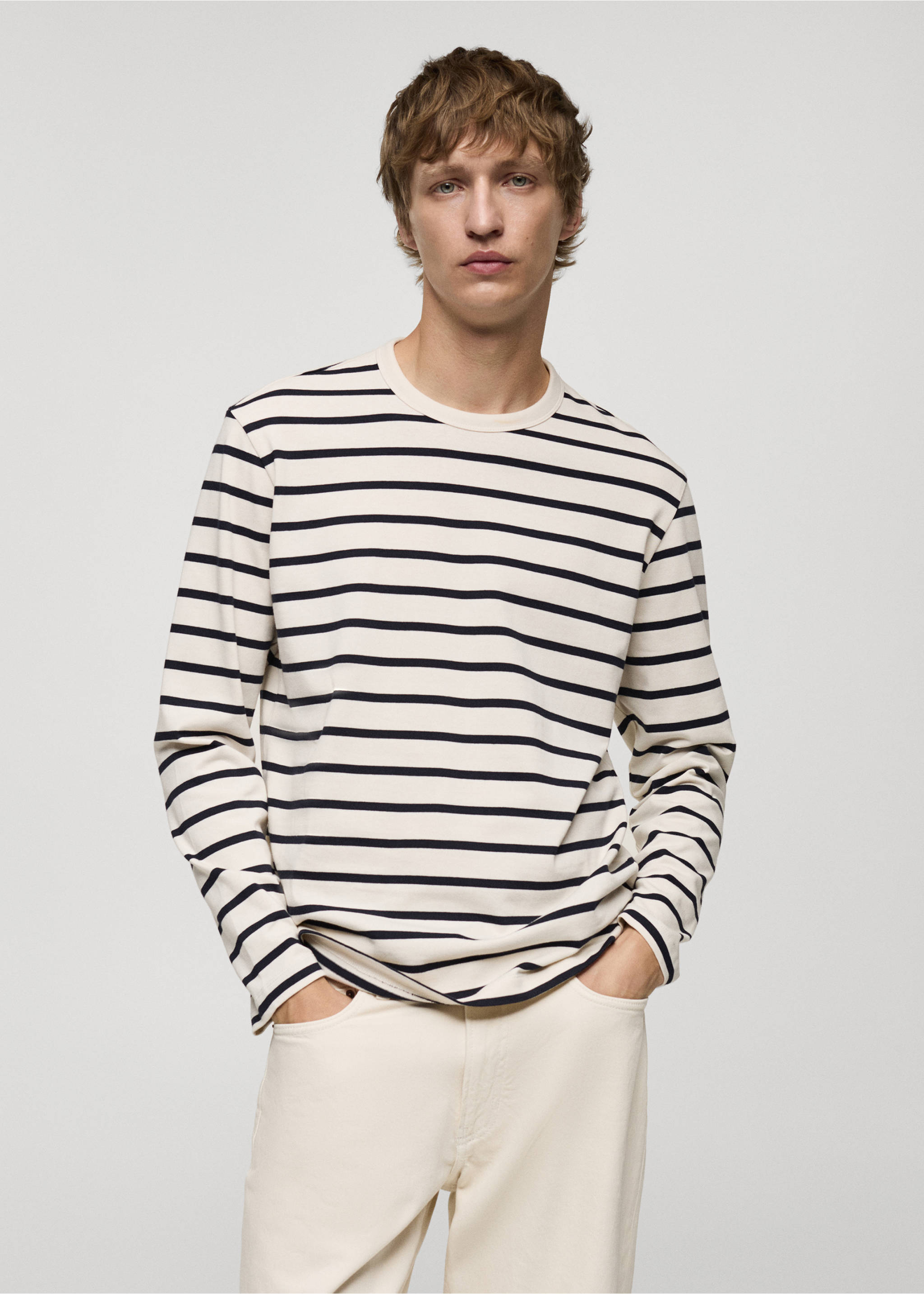 Striped long-sleeve t-shirt in navy and off-white with a crew neck., Ecru. Ref: 77035975-00.