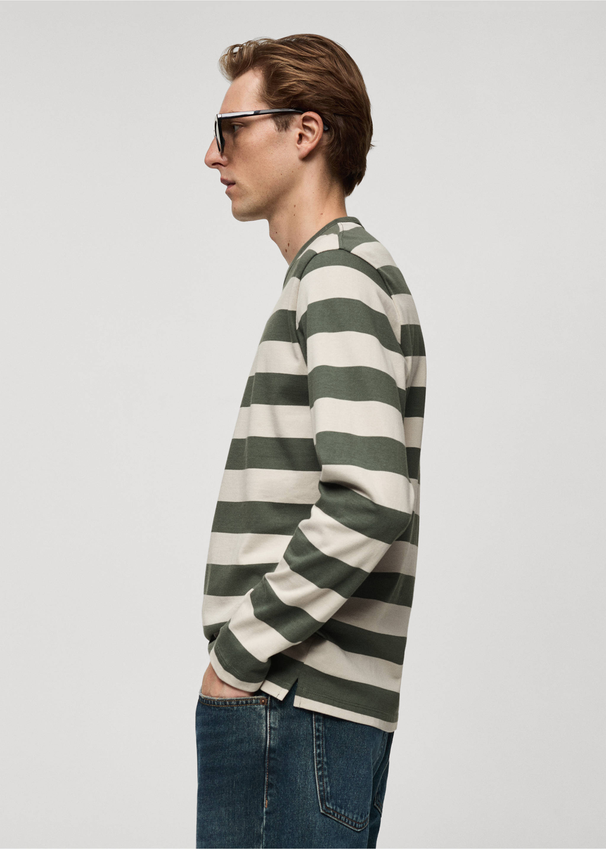 Green and off-white striped long-sleeve T-shirt with side slits., Forest Green. Ref: 77035975-00.