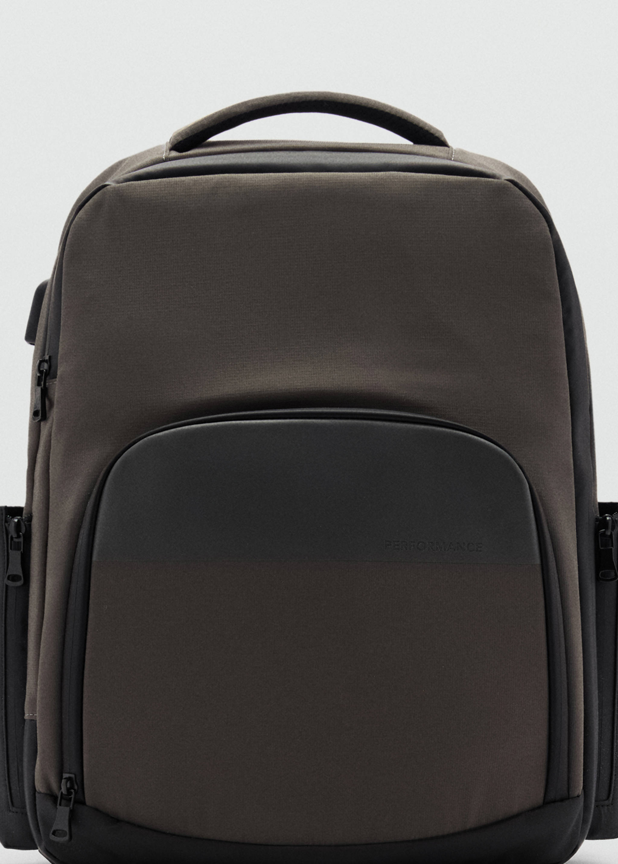 Water-repellent backpack USB connection - null