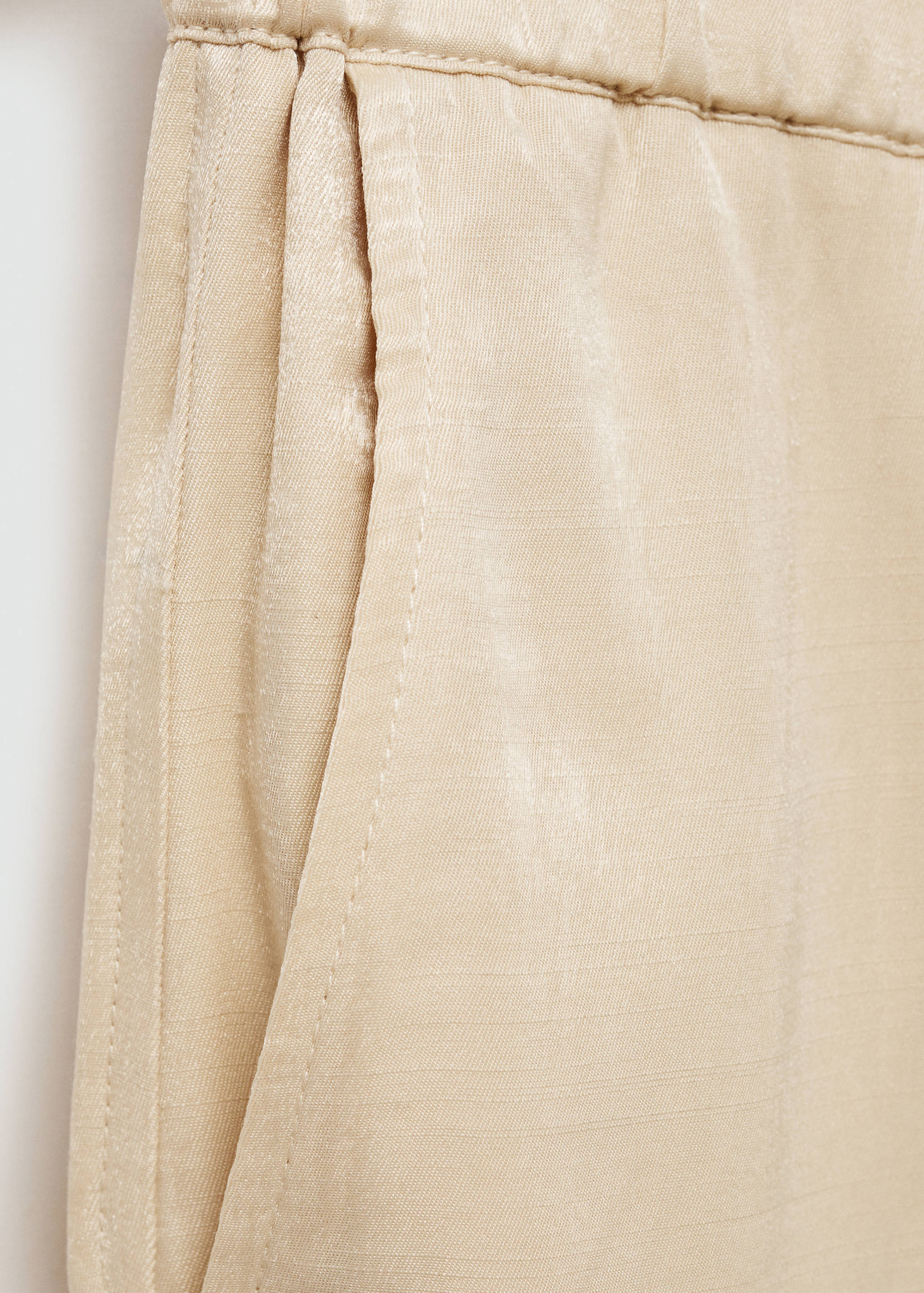 Straight trousers with cargo pockets - Details of the article 0