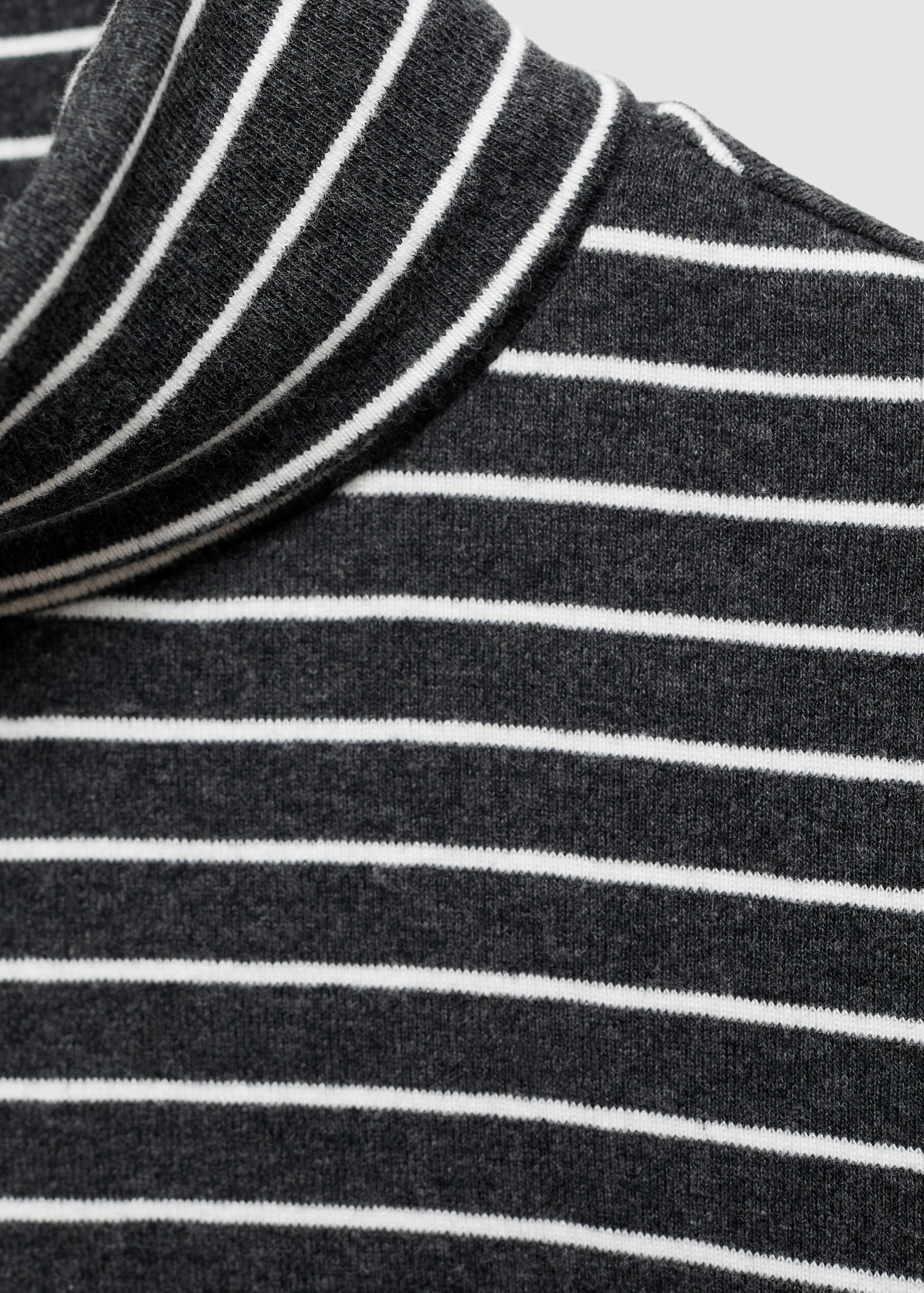 Gestreept T-shirt met col - Detail van het artikel 8
