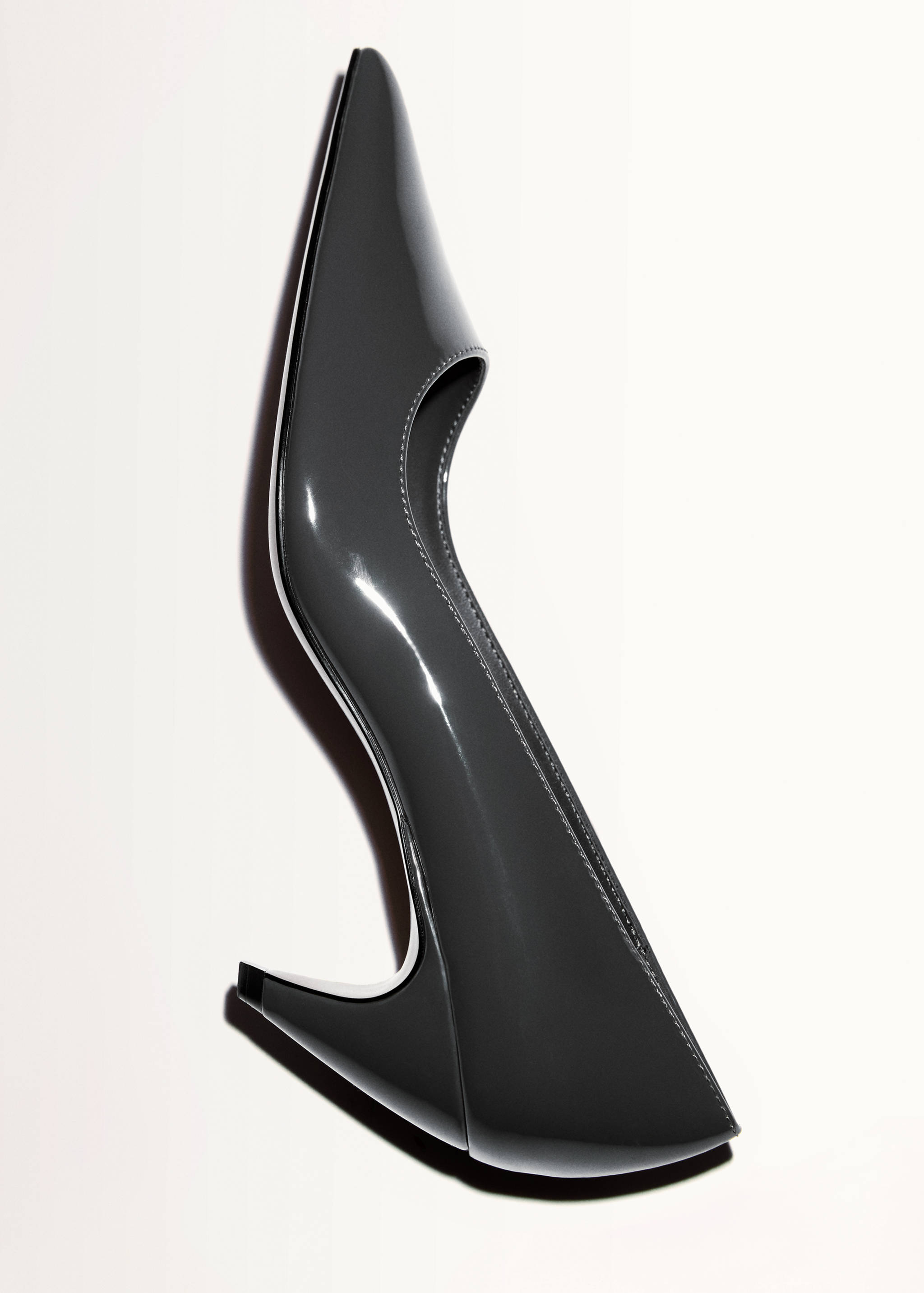 Patent leather heel shoes - Details of the article 5