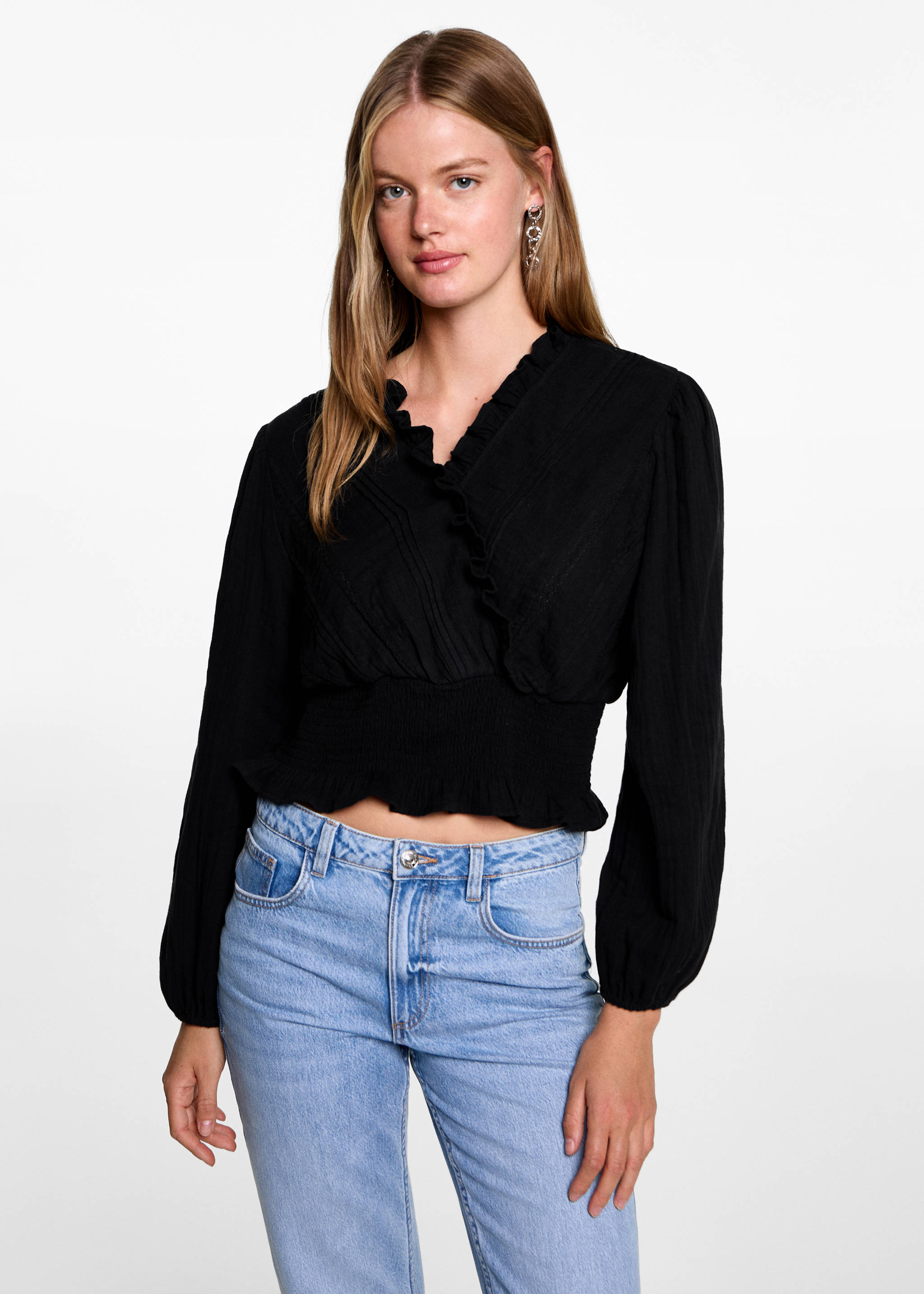 Blusa escote cruzado - Plano medio