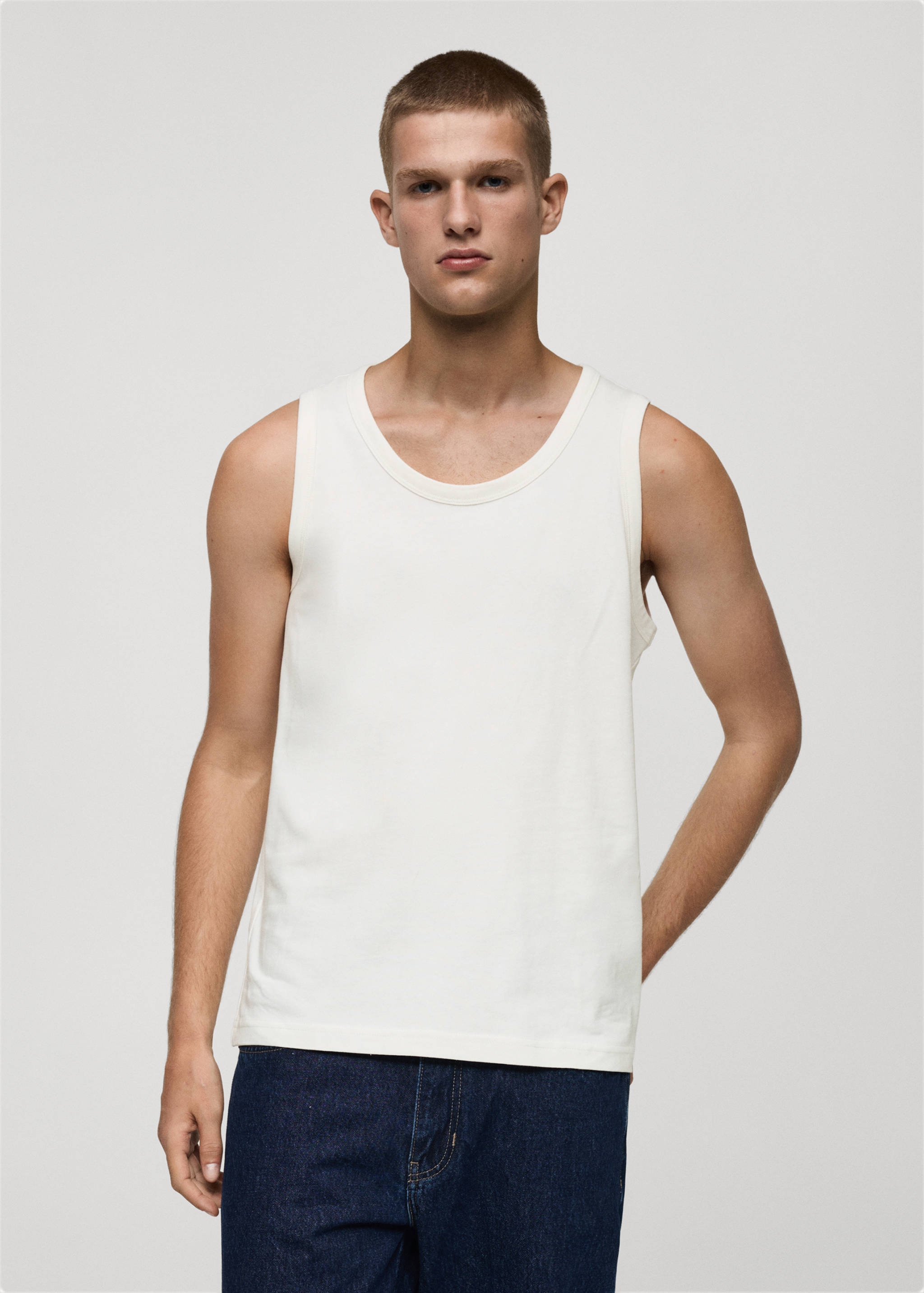 100% cotton tank top - Medium plane