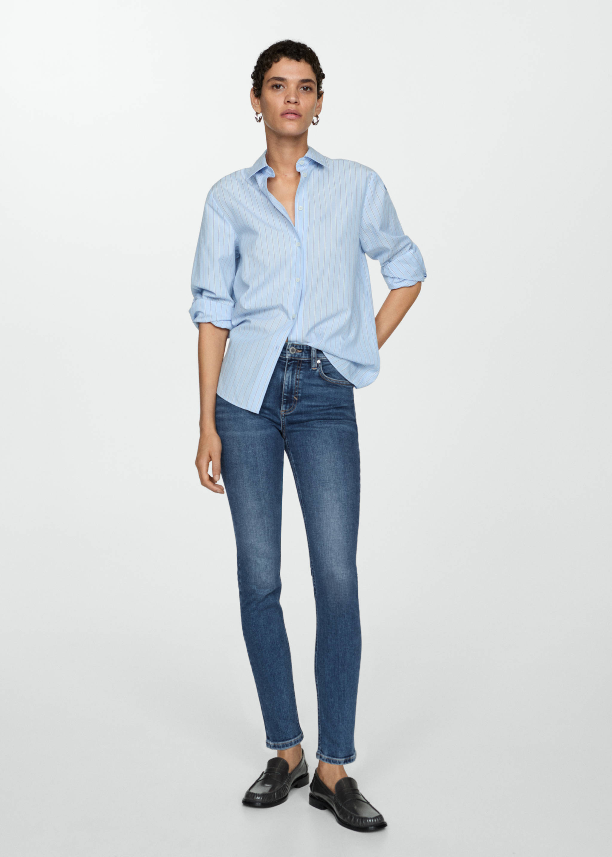 Jeans skinny tiro medio - Plano general