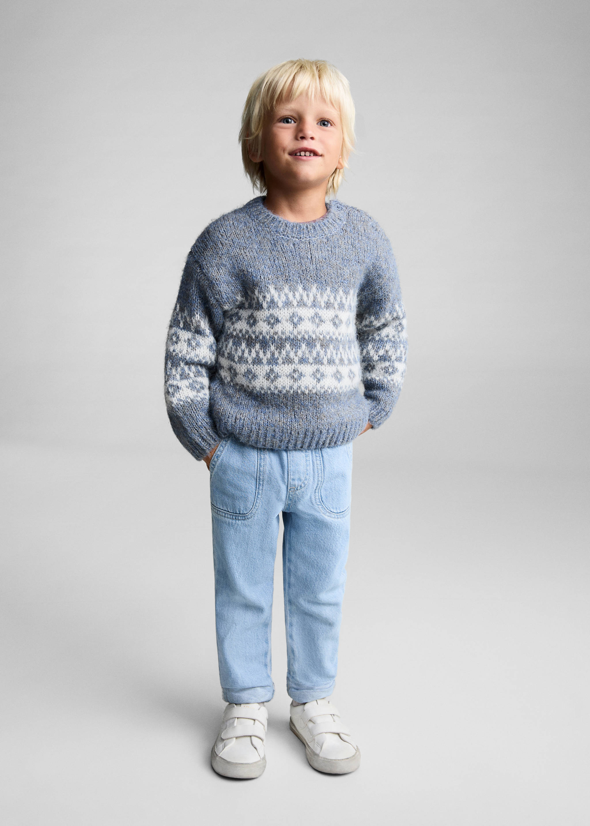 Jacquard knitted sweater - General plane