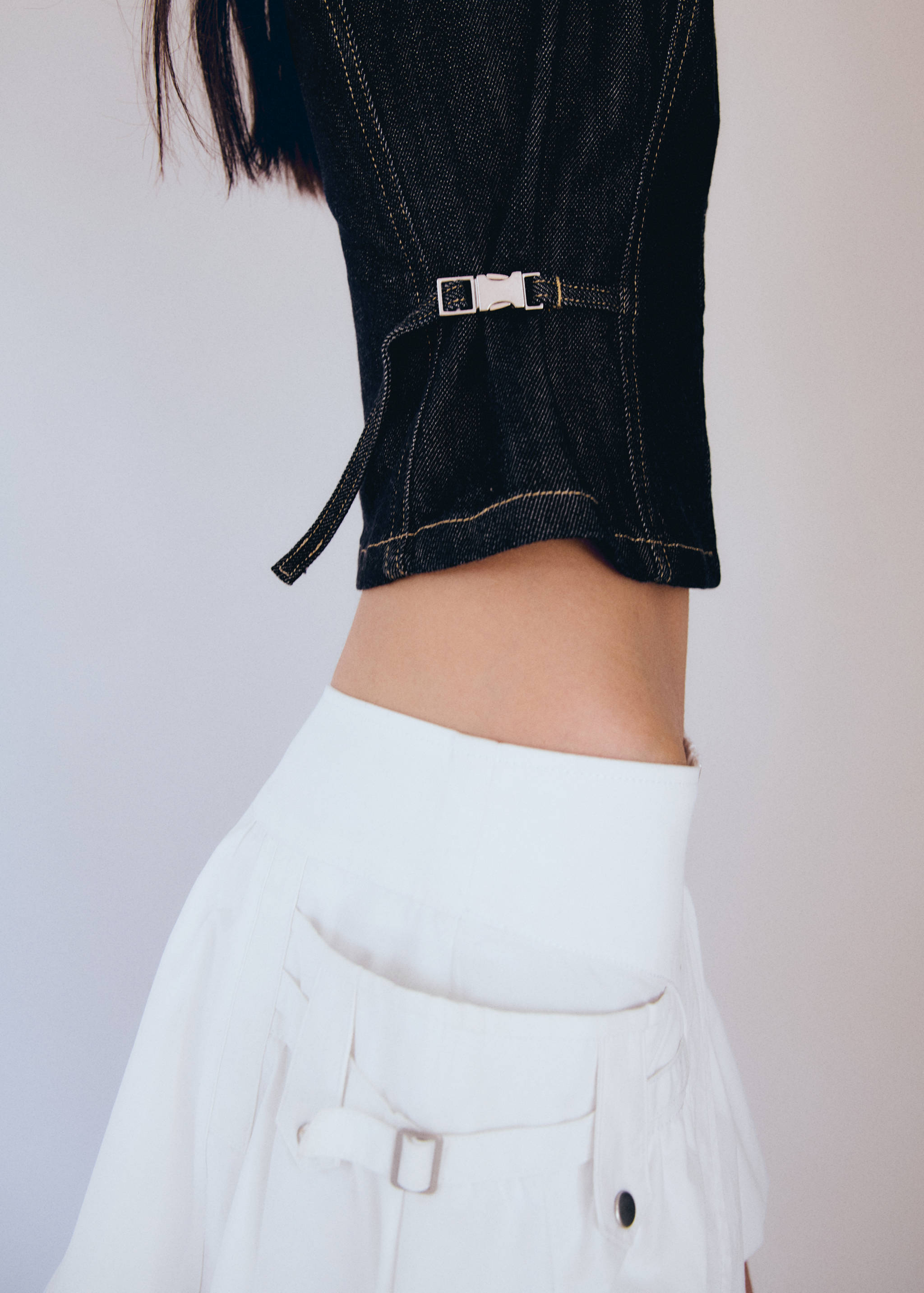 Denim top with metallic detail - Details of the article 6
