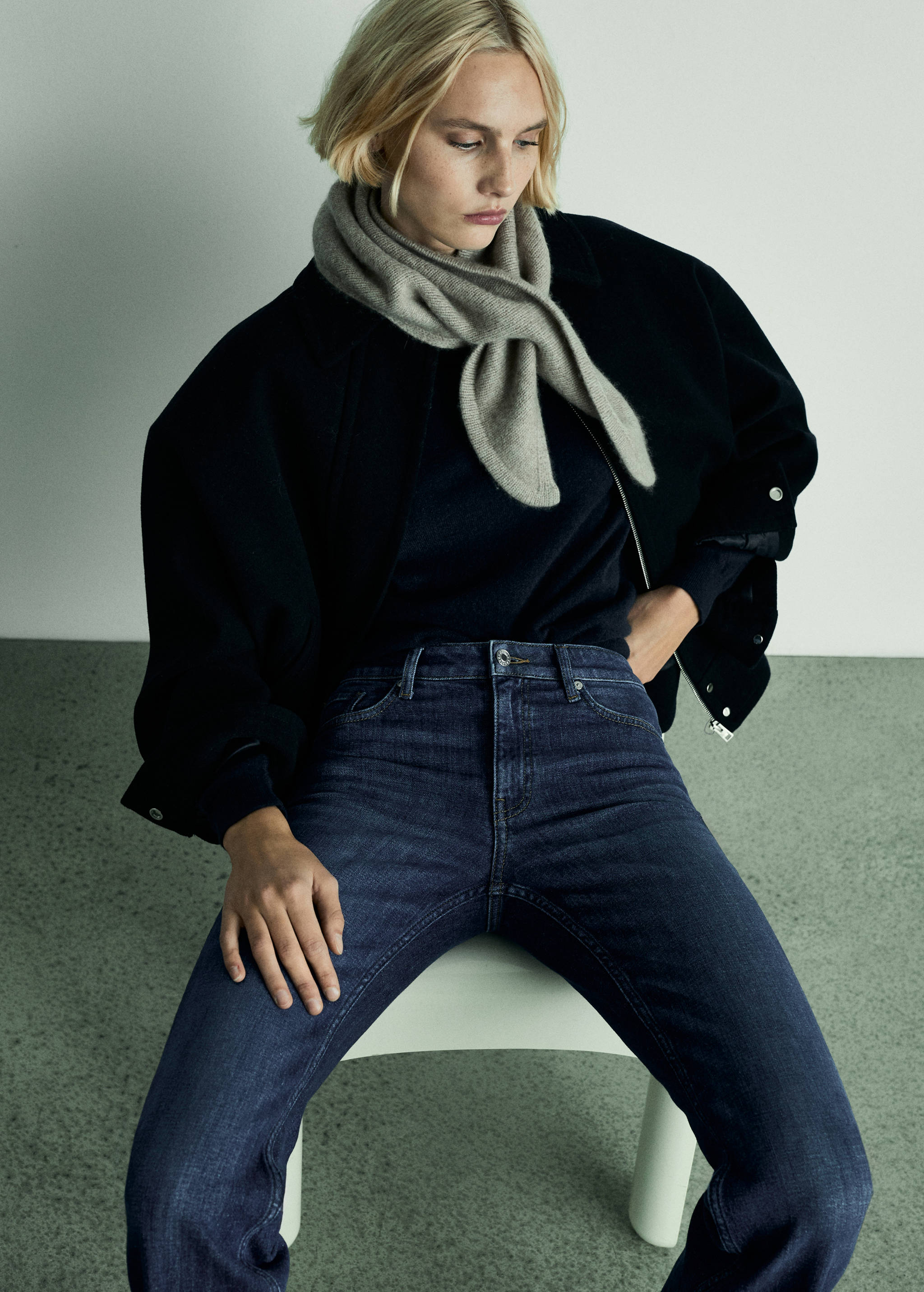 Fiona flared mid-rise jeans - Details of the article 1