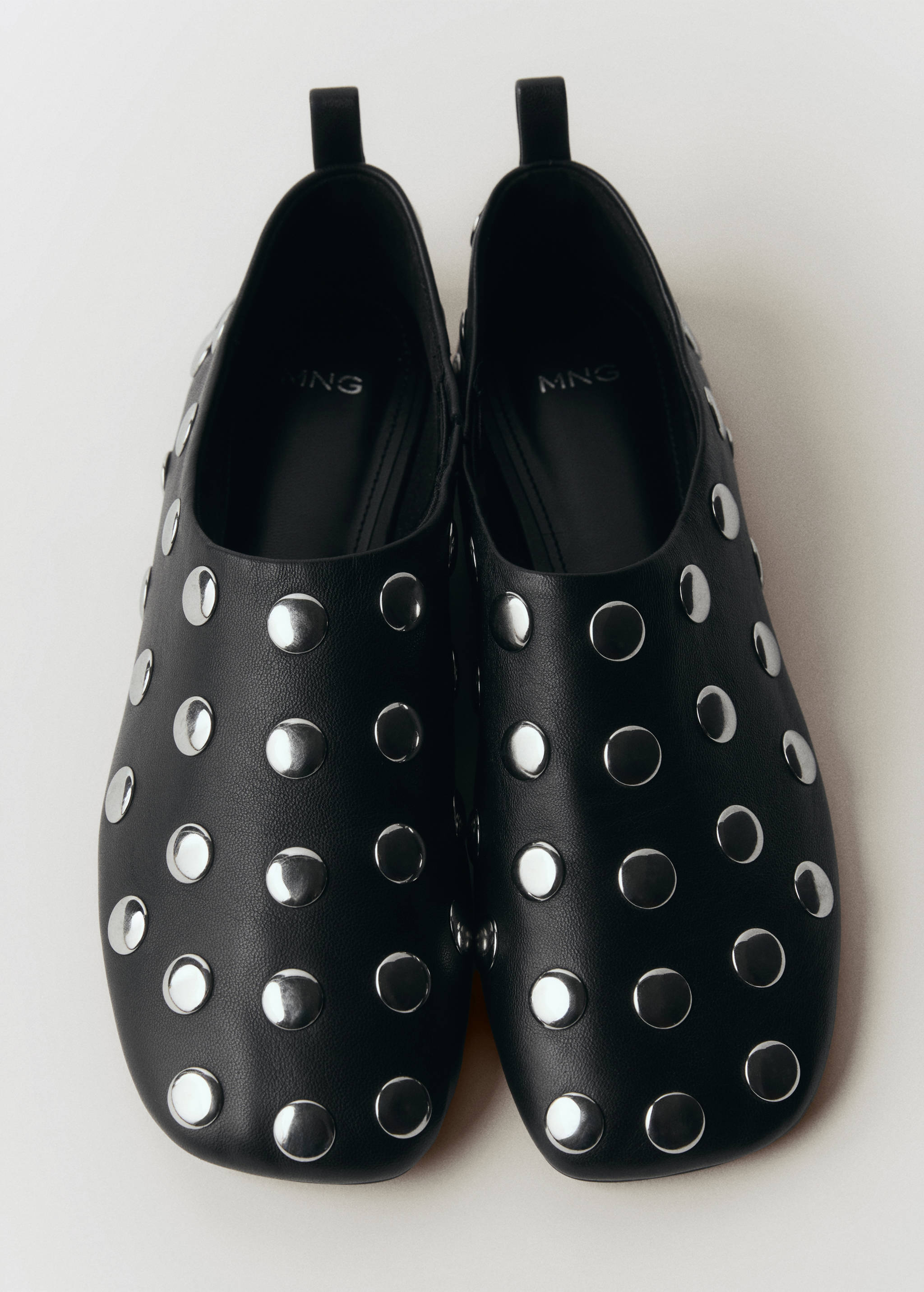 Studded leather shoes - Details of the article 2