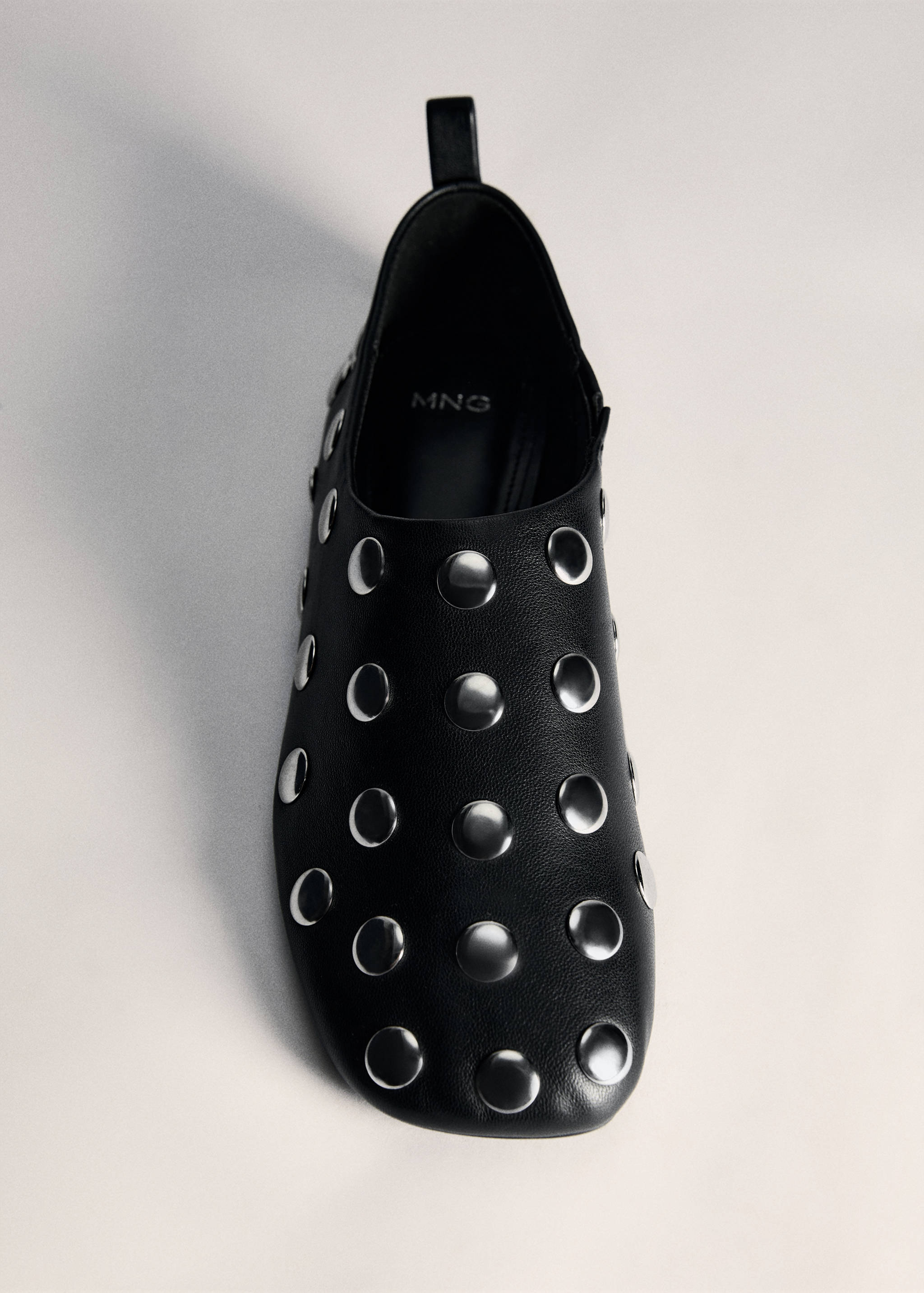 Studded leather shoes - Details of the article 5
