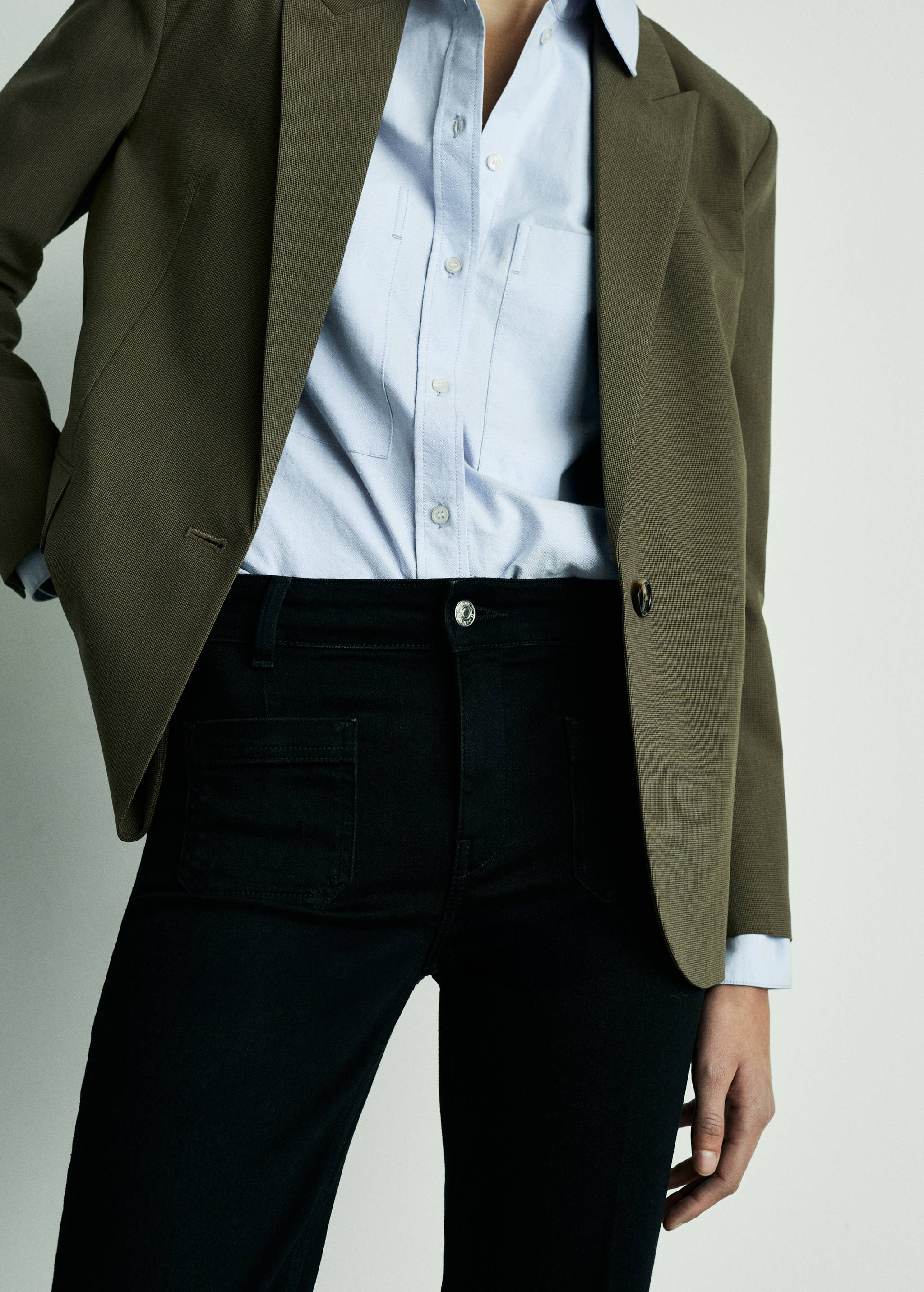 Flared cropped jeans with pockets - Details of the article 6