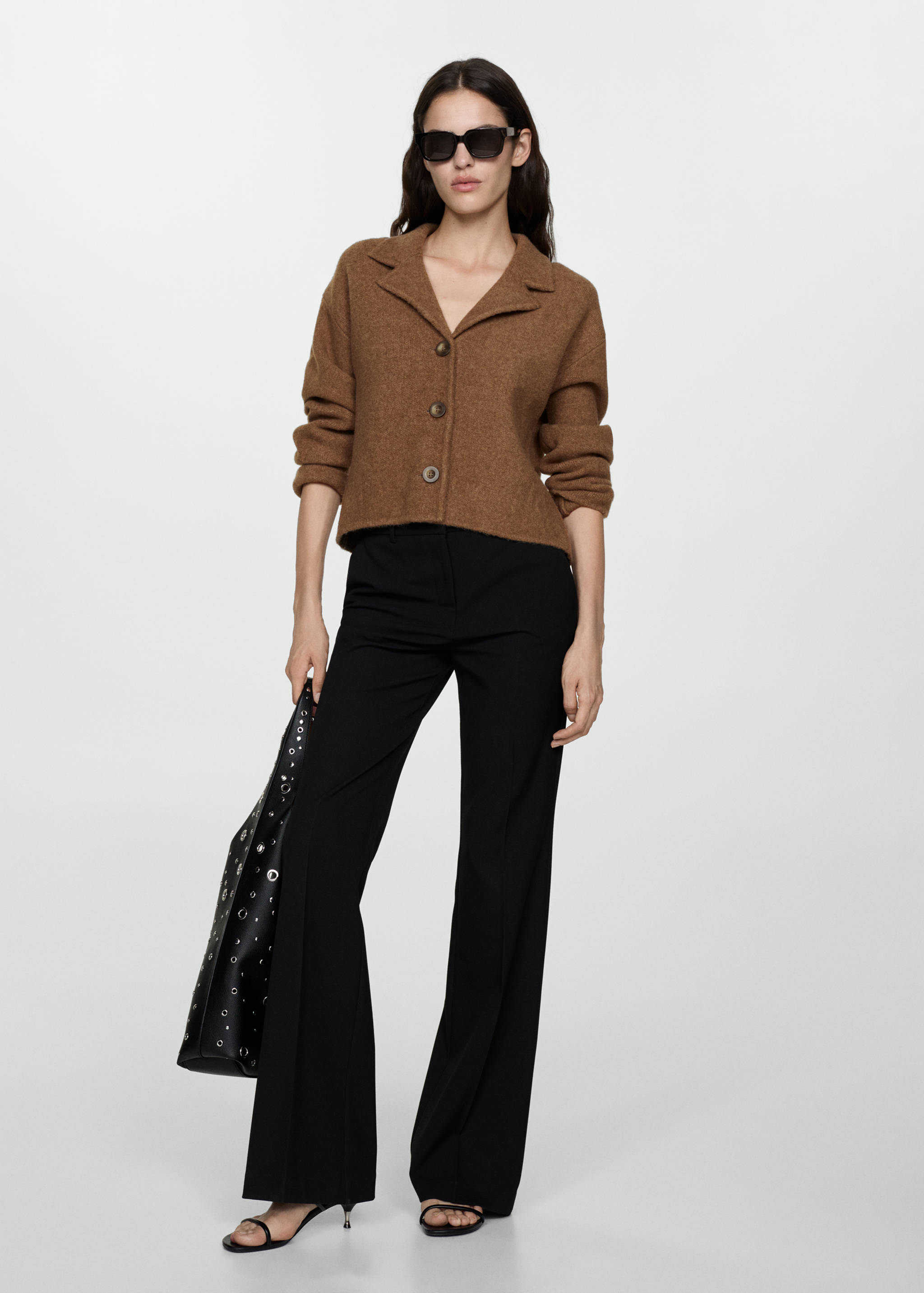 جاكيت حياكة بالأزرار - رؤية عامة