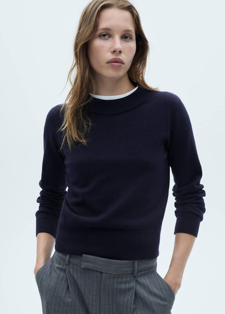 Straight round-neck sweater