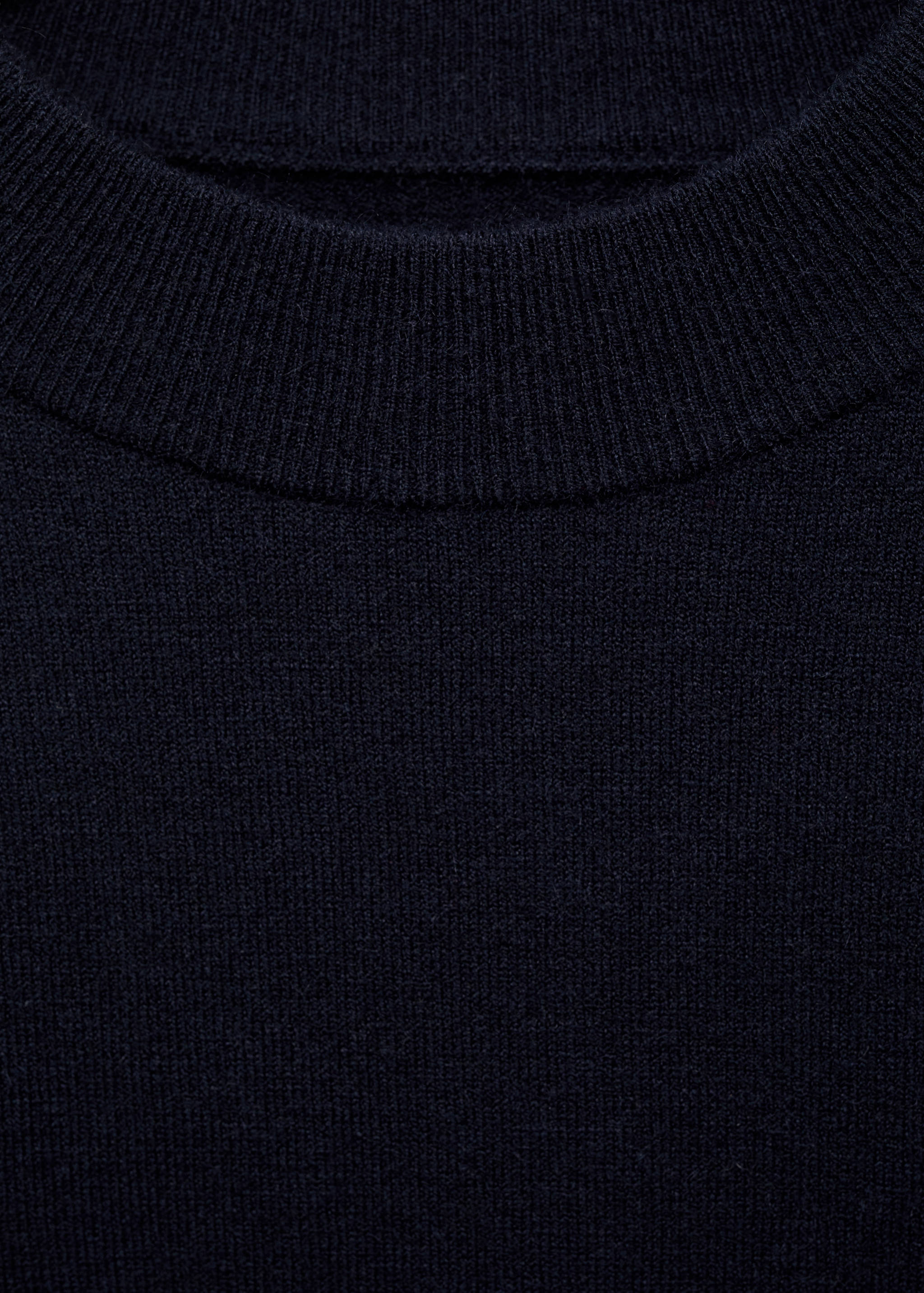 Straight round-neck sweater - Details of the article 8