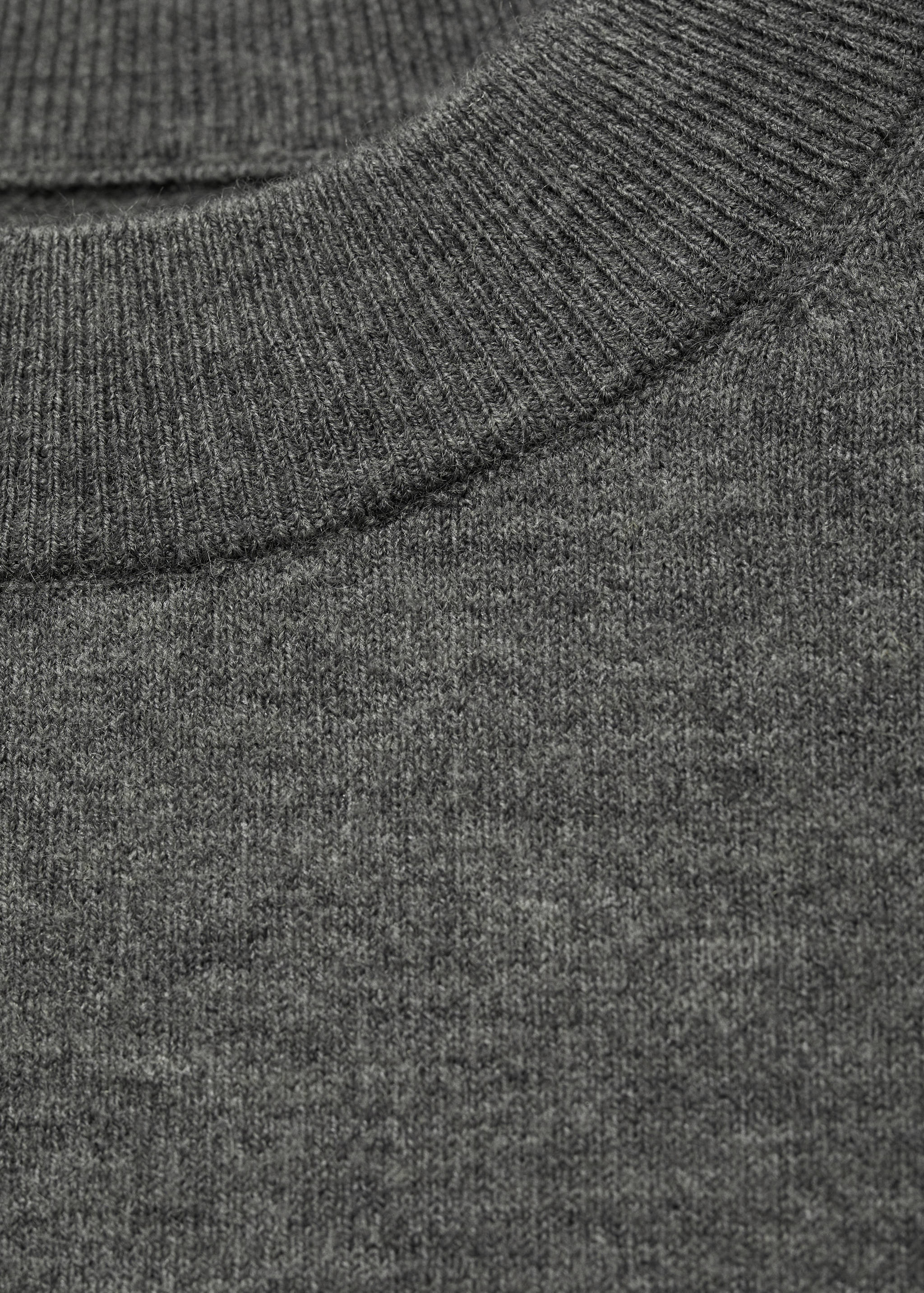 Straight round-neck sweater - Details of the article 8