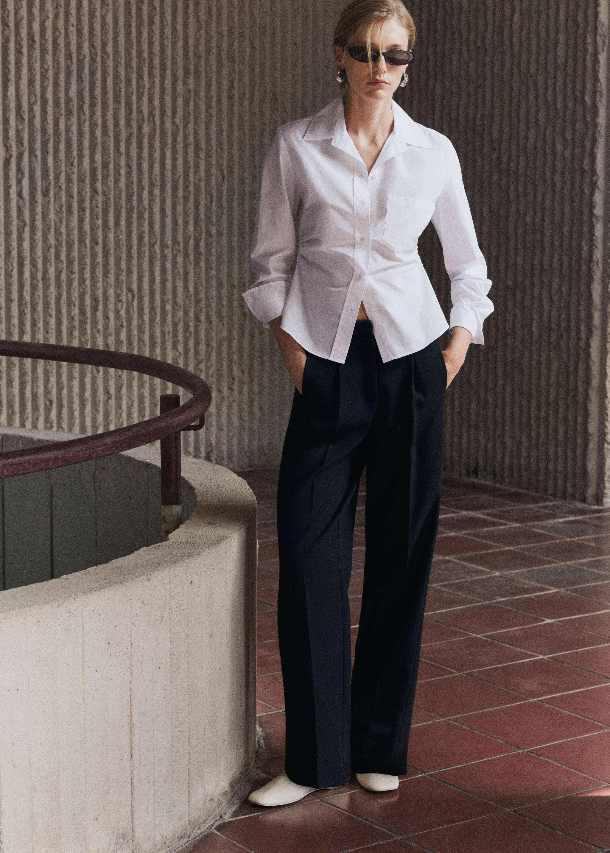 Straight-fit pleated pants - Details of the article 6
