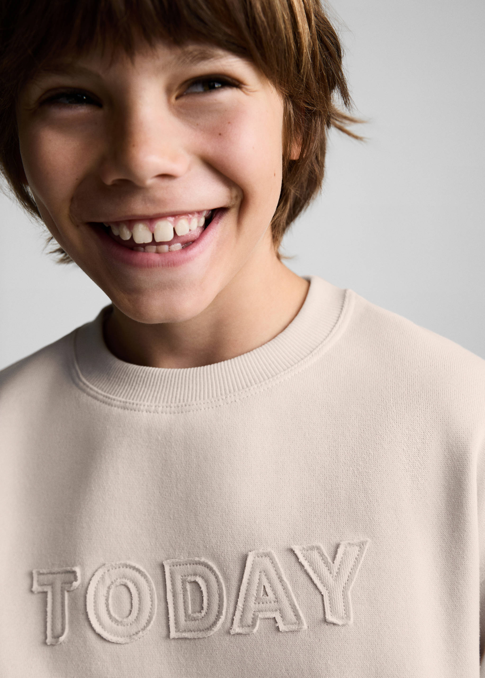 Embroidered message sweatshirt - Details of the article 1