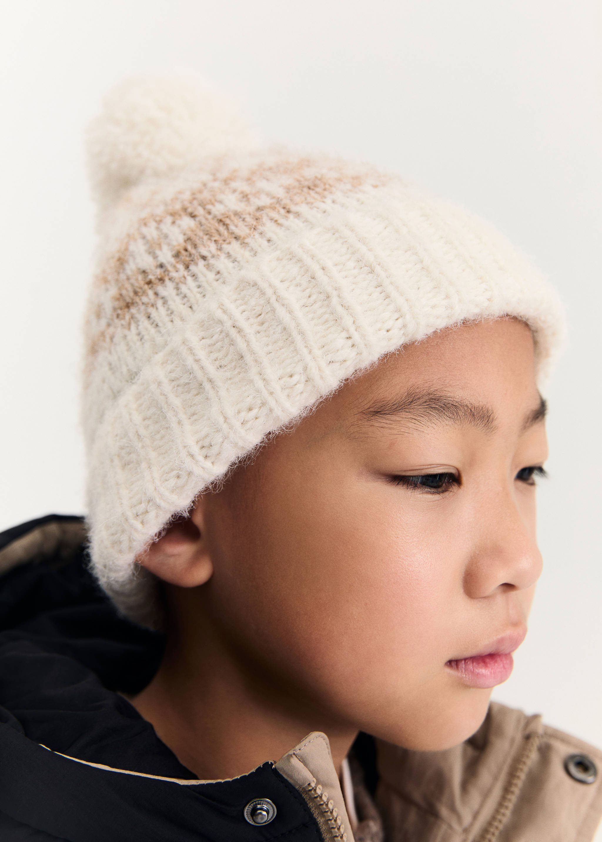 Jacquard pompom beanie - Details of the article 9