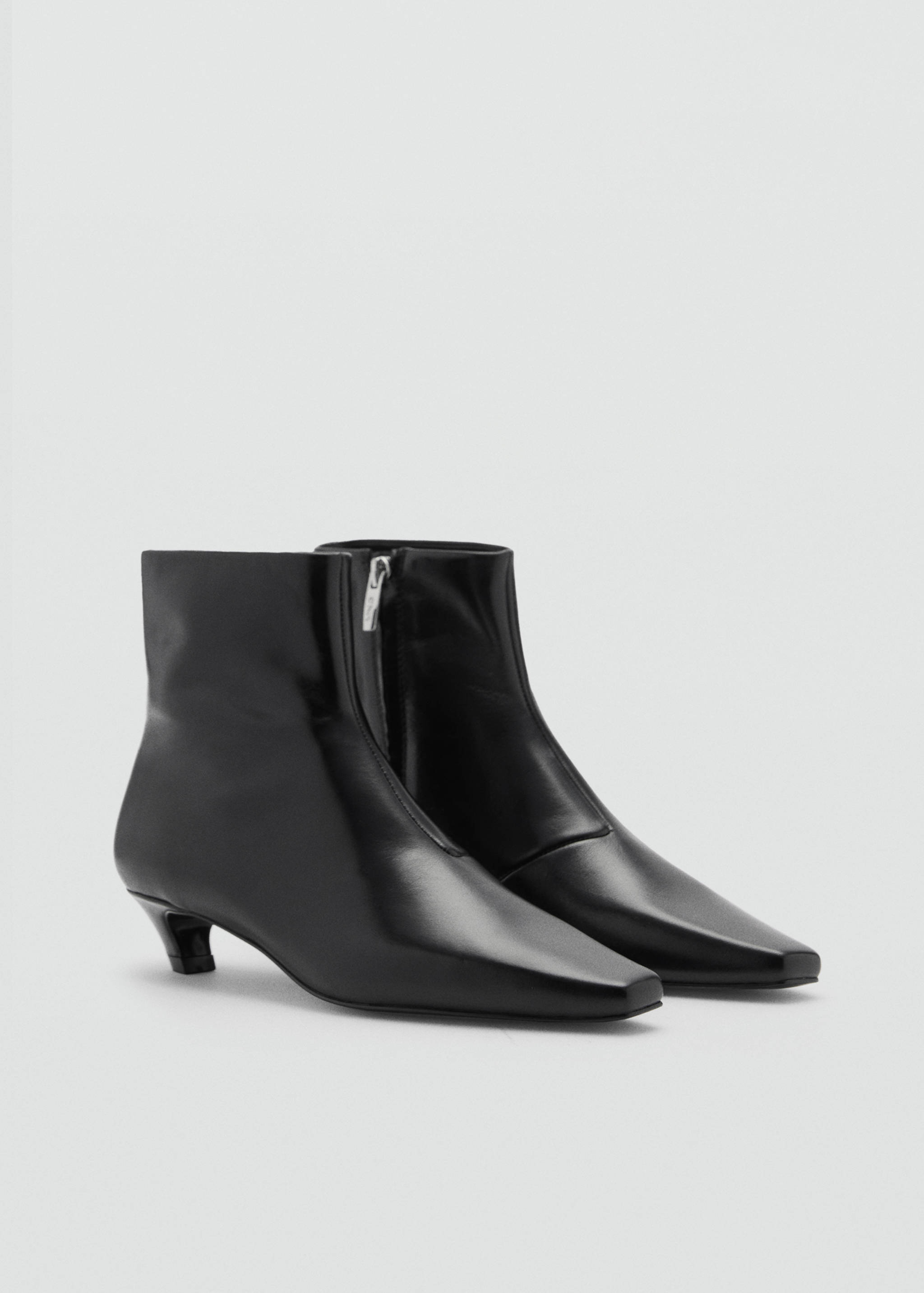 Leather boots with kitten heels - Medium plane