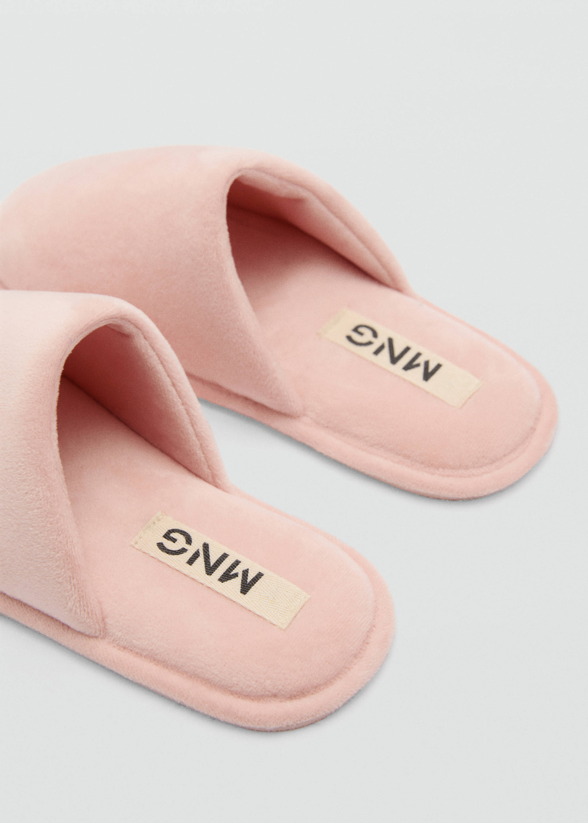 Open house slippers - Details of the article 1