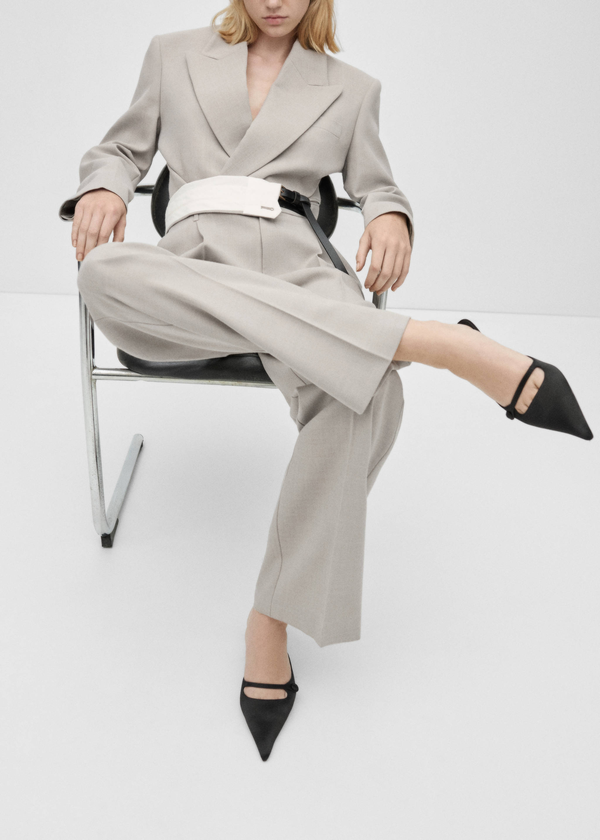 Satin kitten-heel shoes - General plane