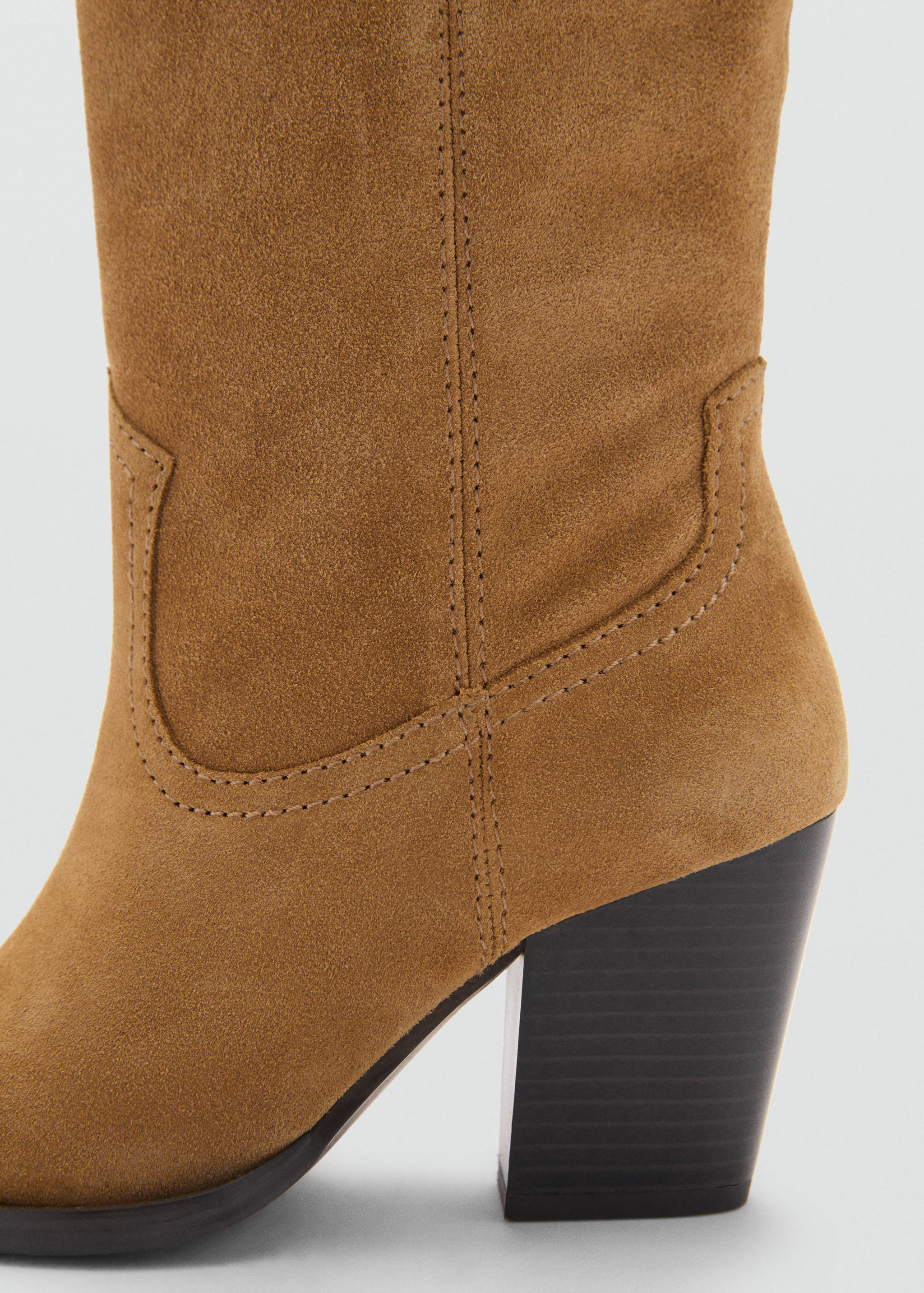 Suede cowboy boots - Details of the article 2
