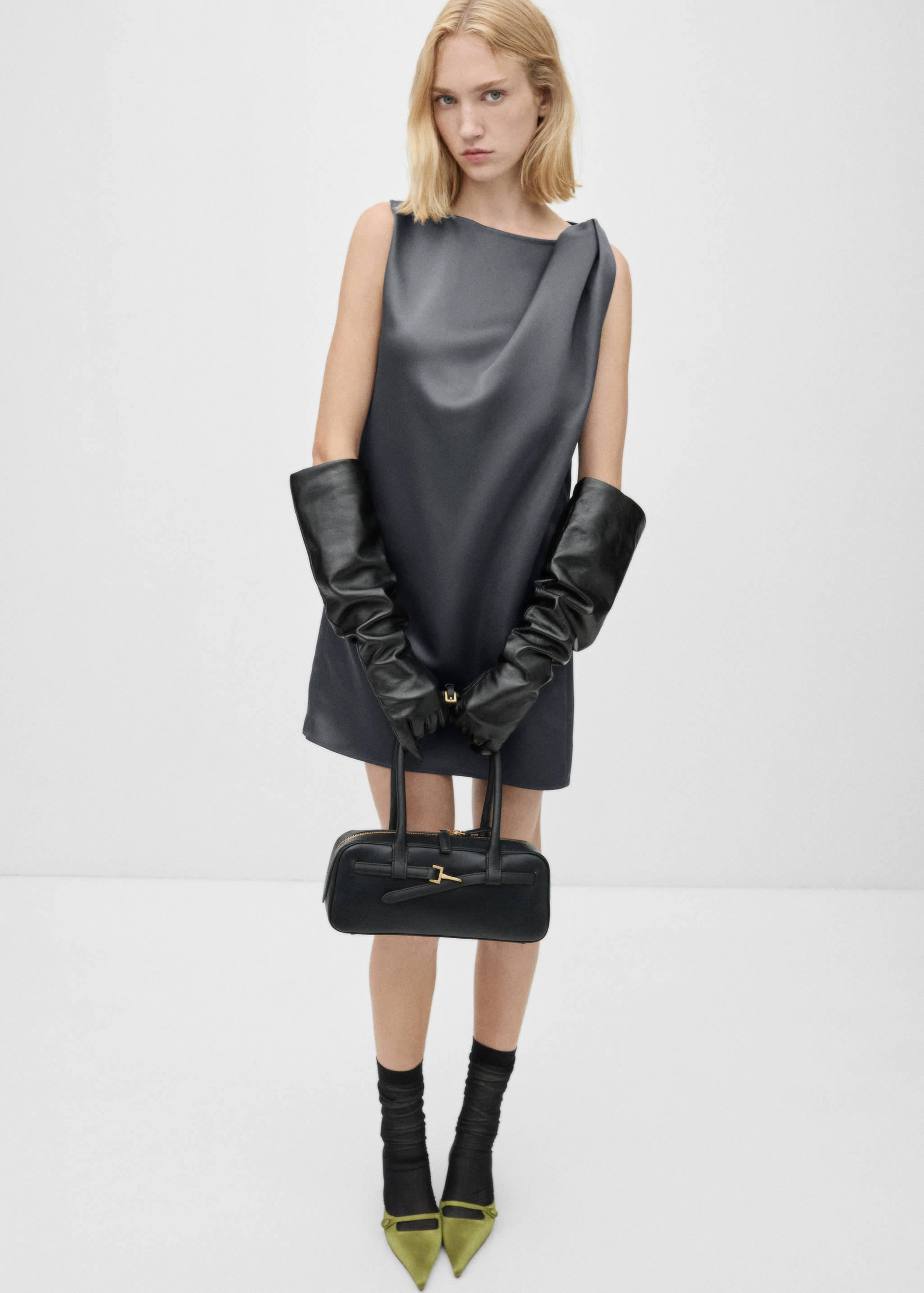 Satin dress with knot detail - General plane